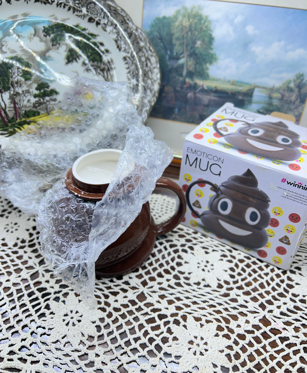 Emotive Mug from Puckator Ltd. novelty ceramic cup designed to look like an emoji with lid — boxed