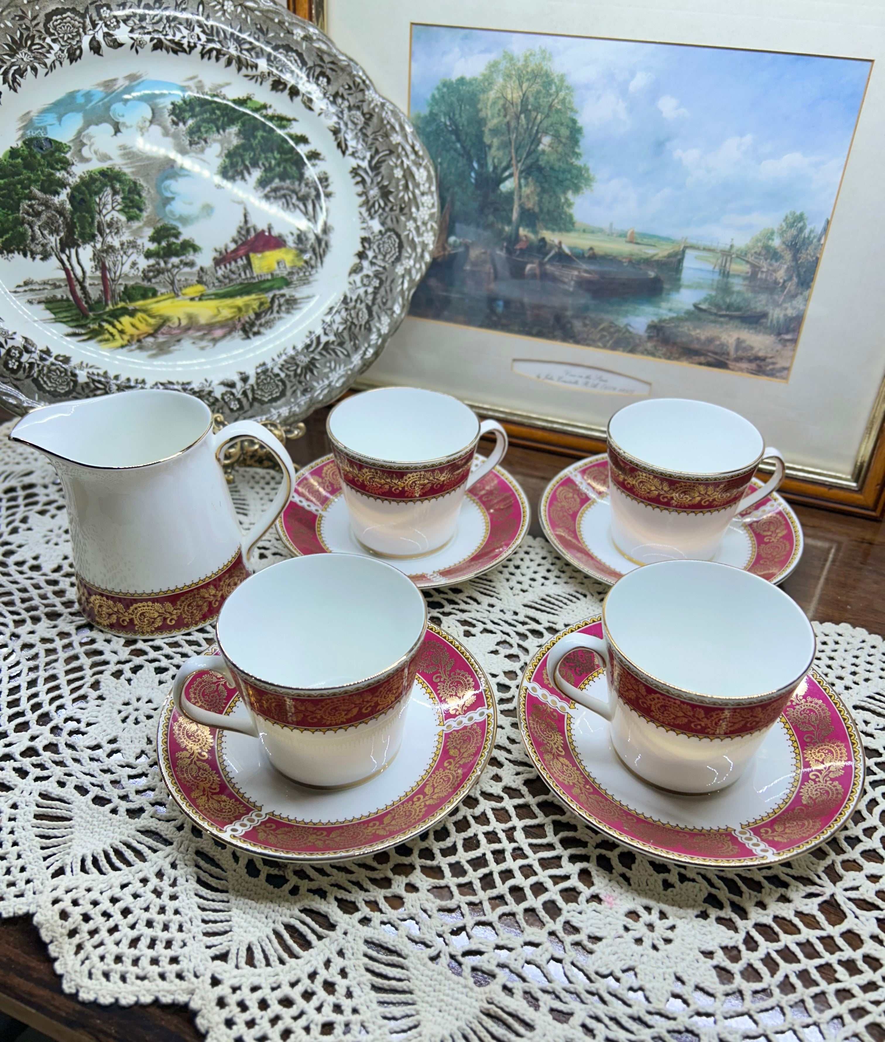 Vintage Elizabethan “Burgundy” tea set, fine bone China — Serving of four