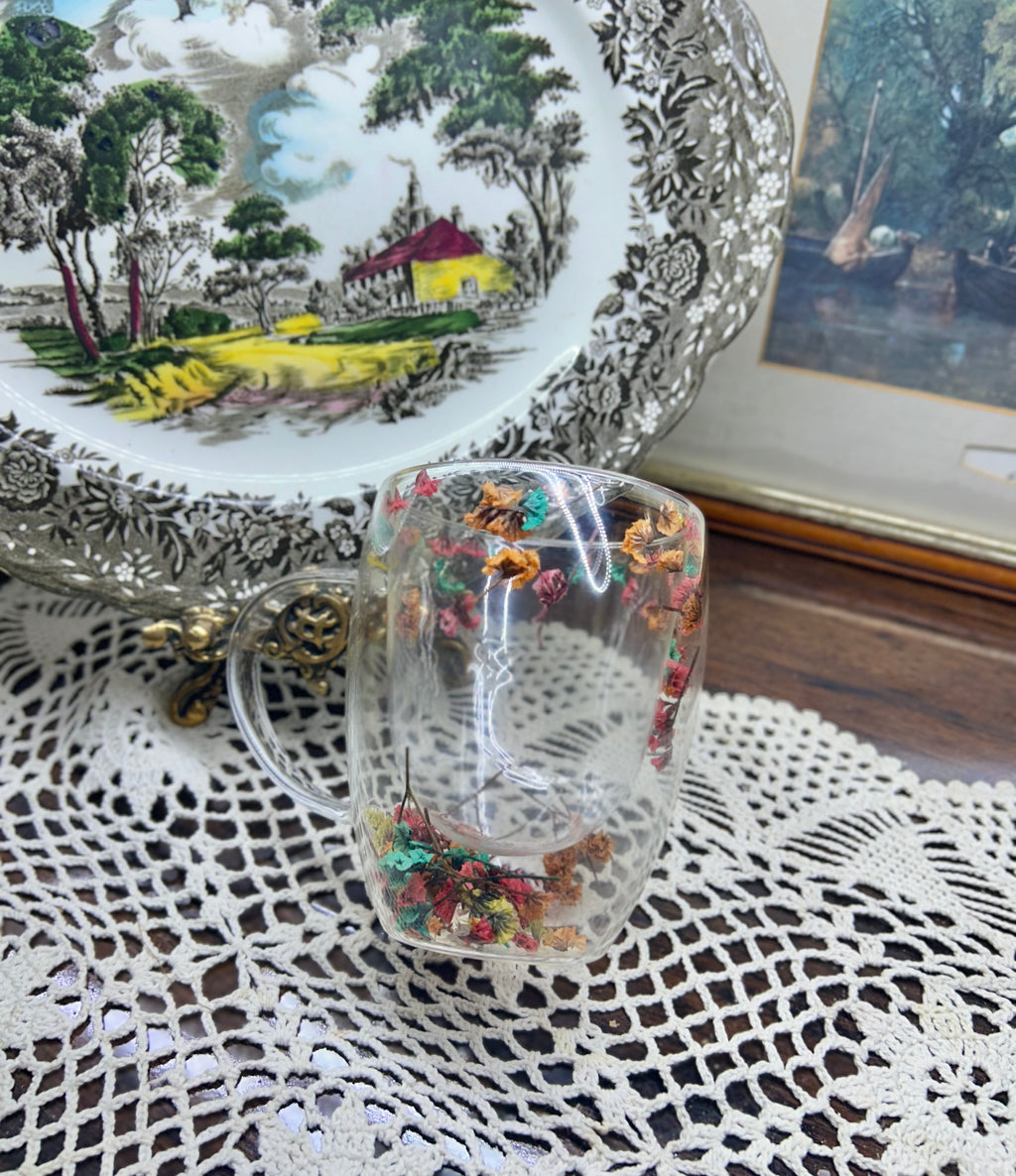 Dried flower filling double wall glass mug