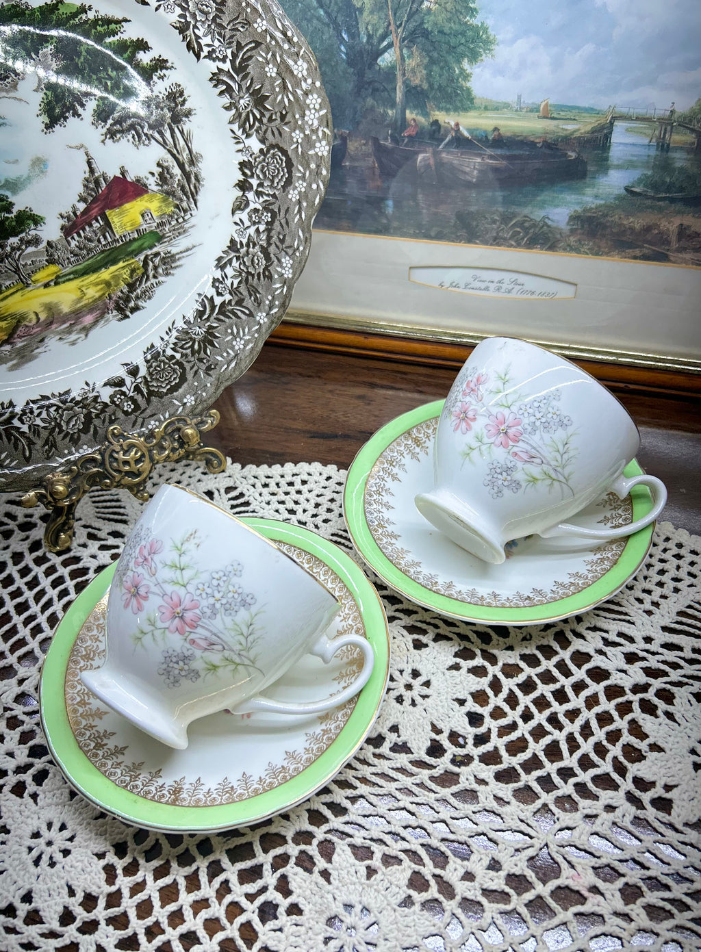 Vintage cup & saucer set in the delicate floral pattern