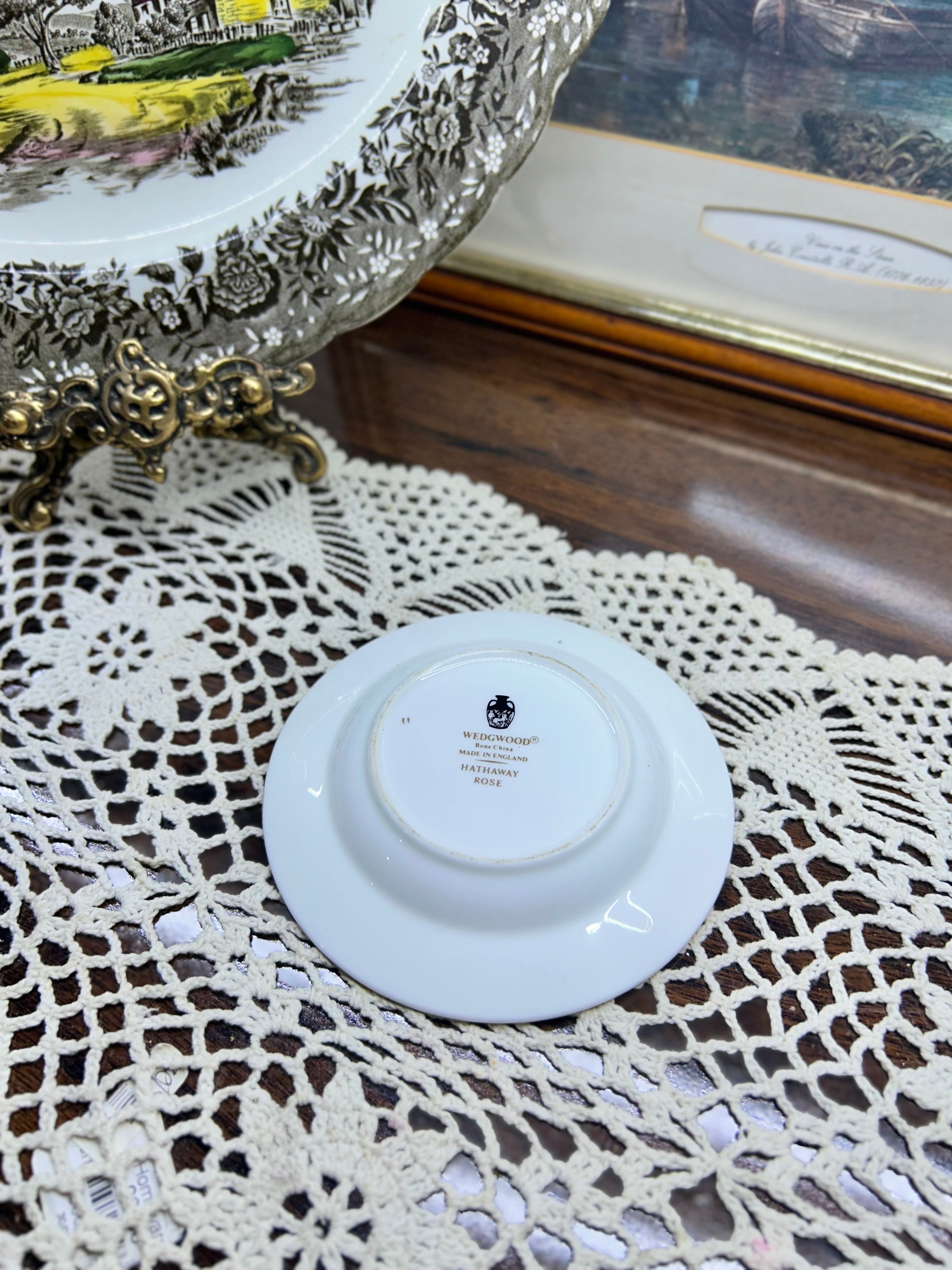 Wedgwood Hathaway Rose ashtray — England