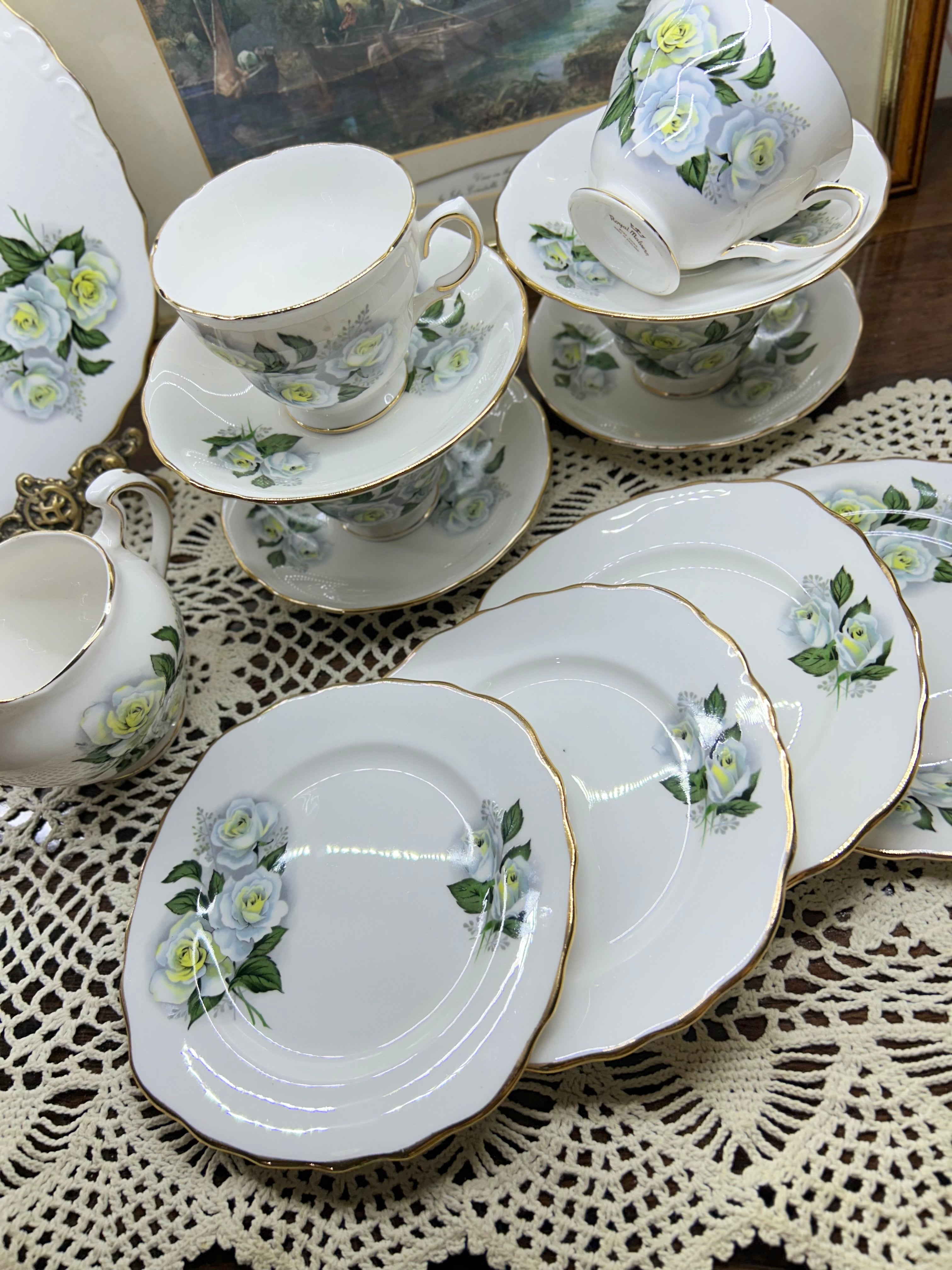 Royal Malvern “white roses” tea set, fine bone China — Serving of four