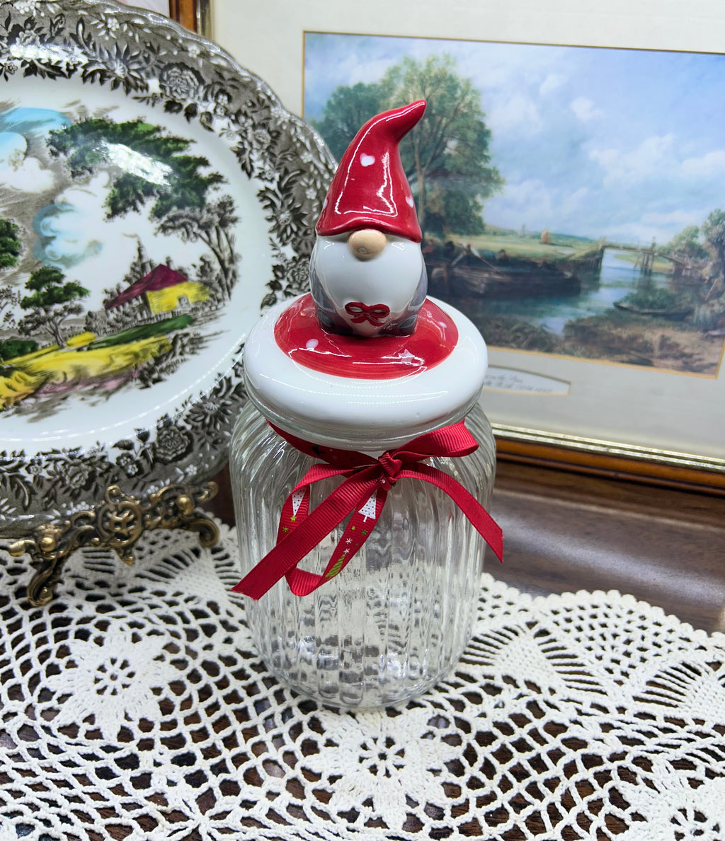 Ghome Canister lidded glass cookie treat jar with a ceramic top heart