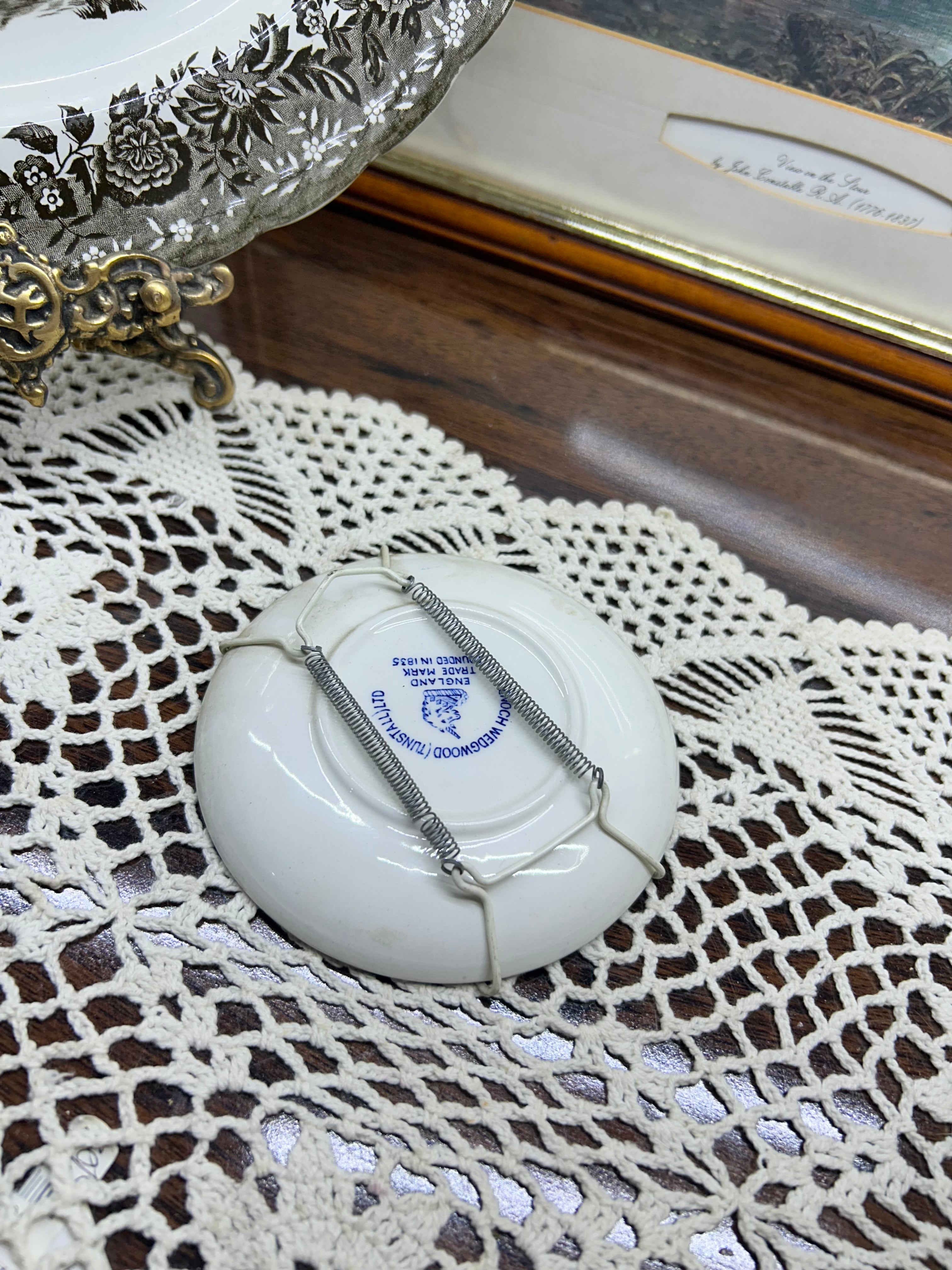 Vintage "Huntsman" miniature plate produced by Enoch Wedgwood (Tunstall) Ltd. in England.
