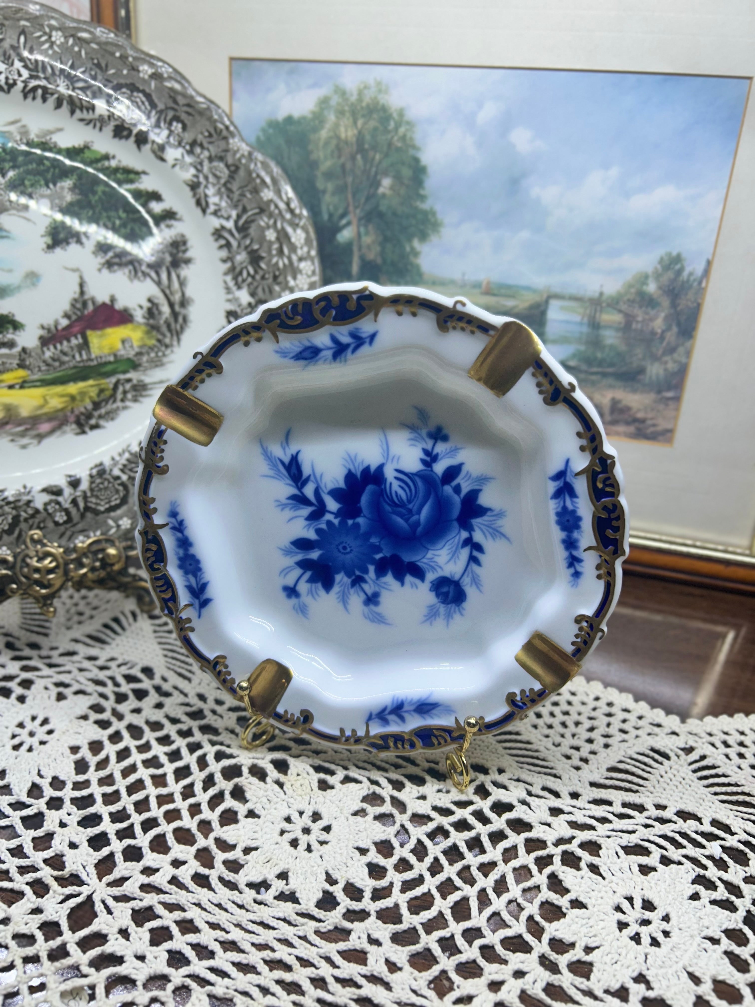 Vintage cobalt WELLINGTON CASTLE vintage porcelain Ashtray