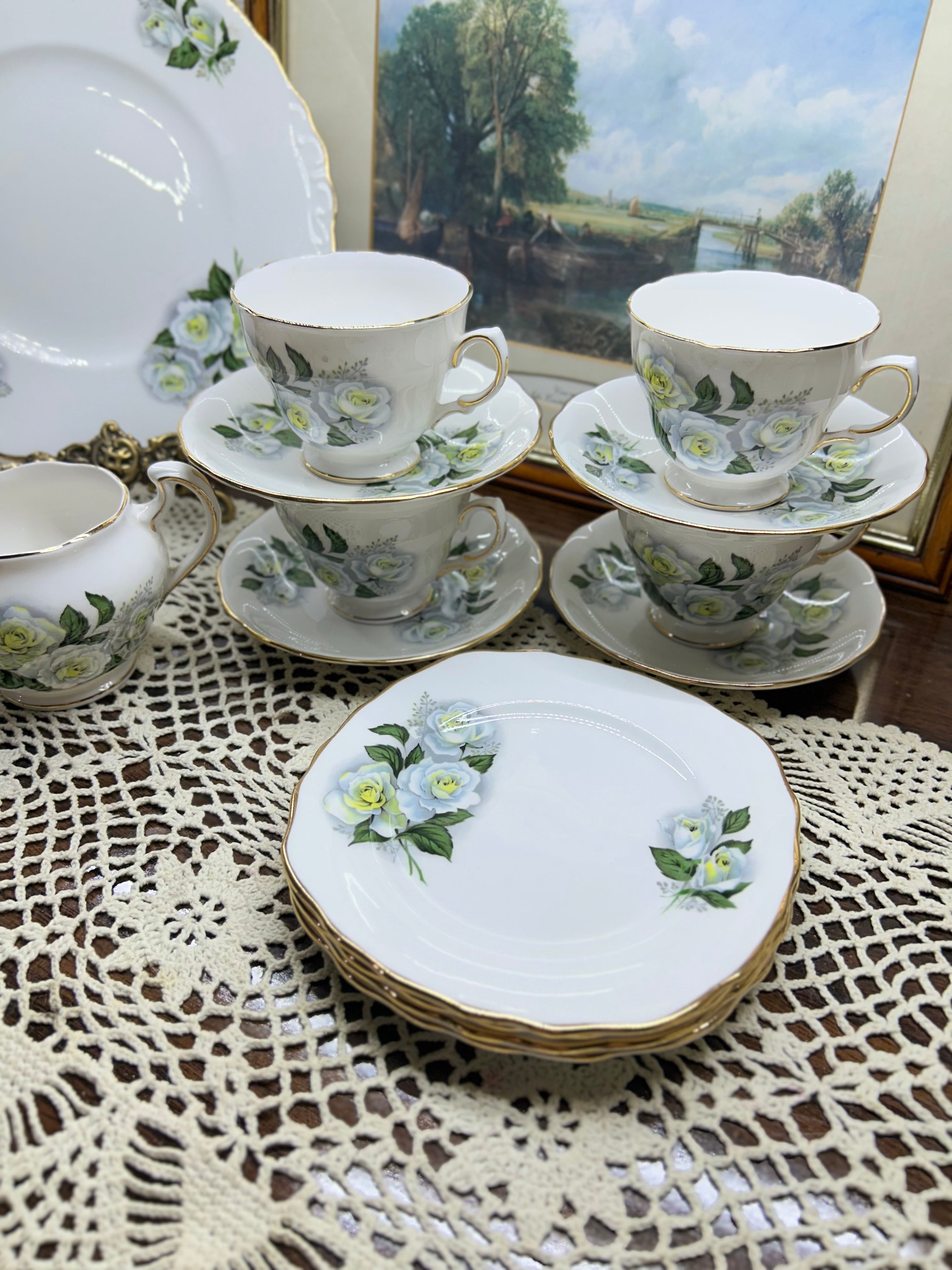 Royal Malvern “white roses” tea set, fine bone China — Serving of four