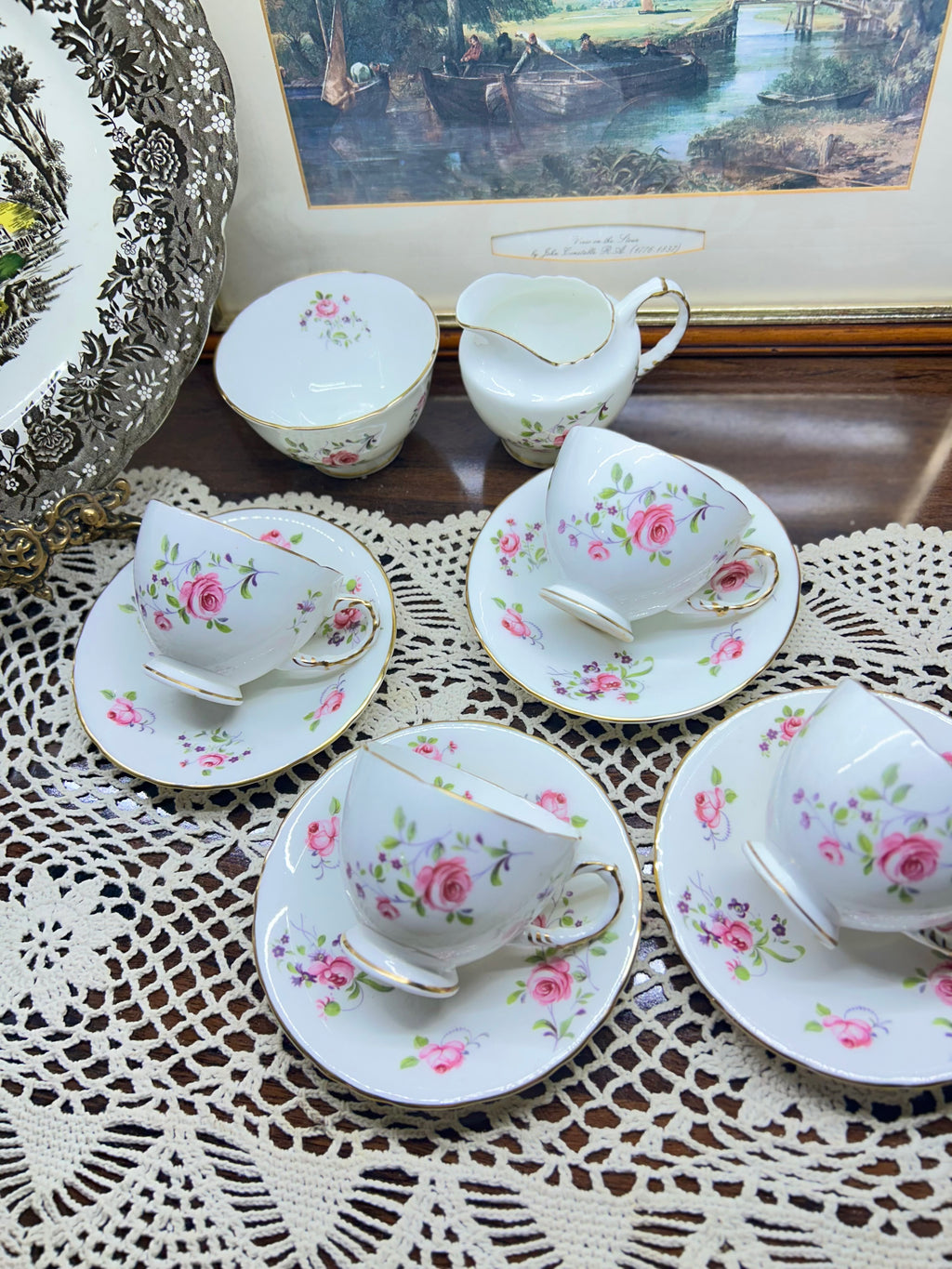 Vintage Sutherland pink roses coffee cups & saucers “English rose bud” pattern — England