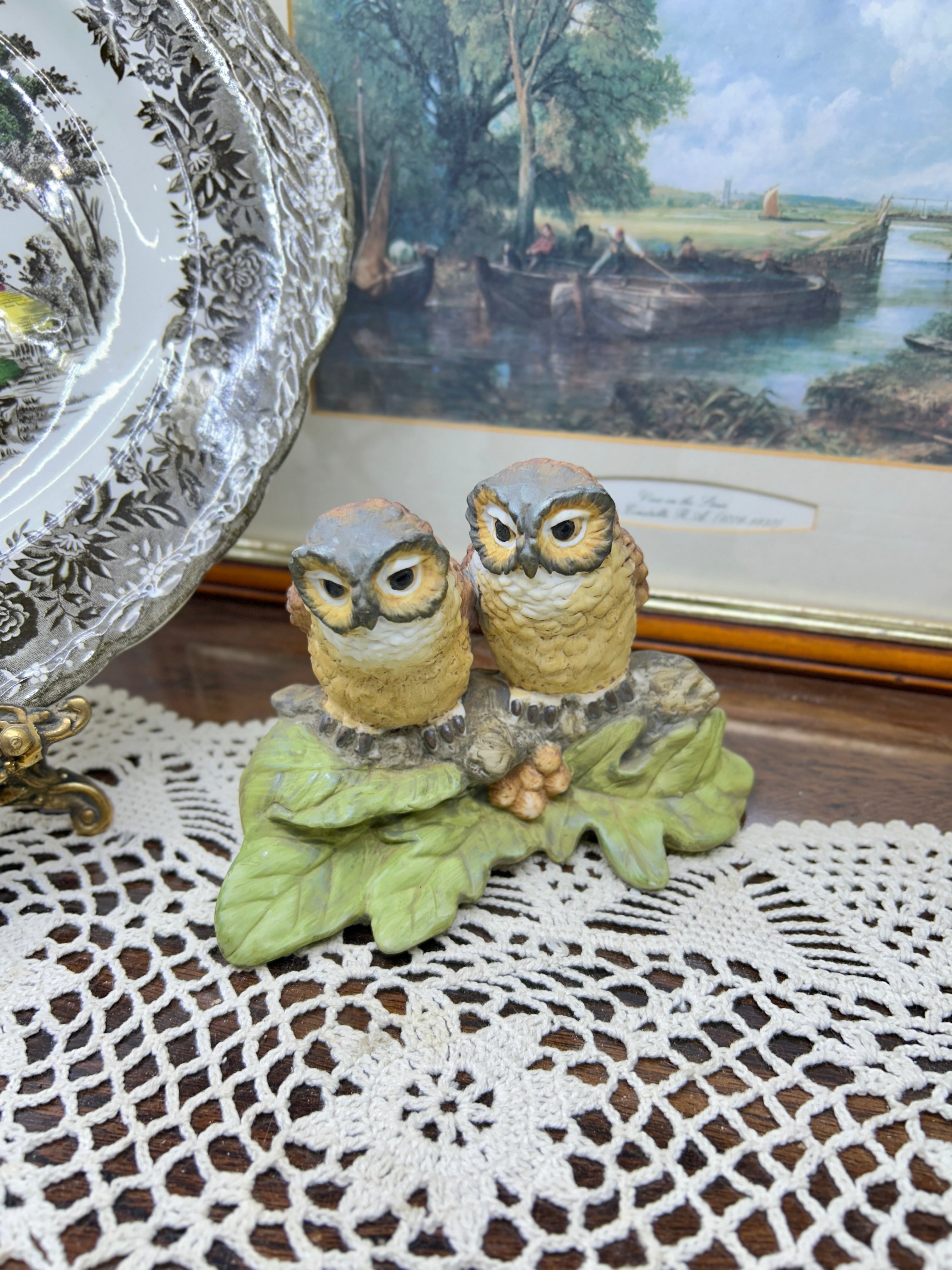 Leonardo Collection figurine features two tawny owls perched together — England 5”