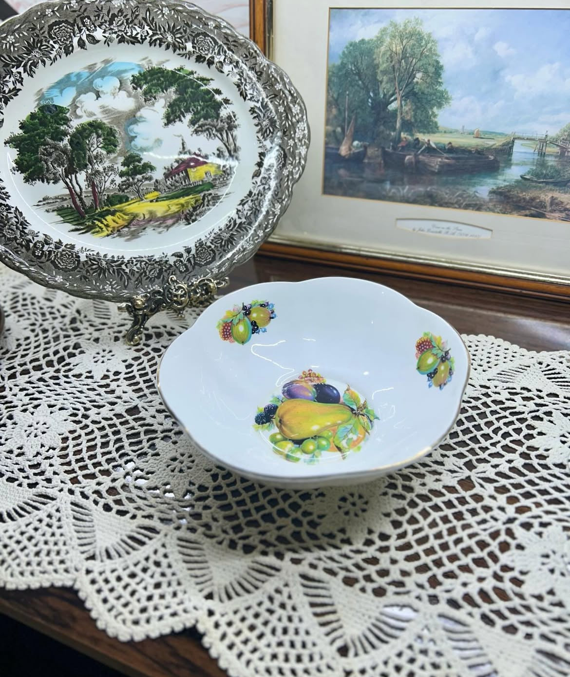 BEAU MONDE Vintage porcelain fruit bowl— England