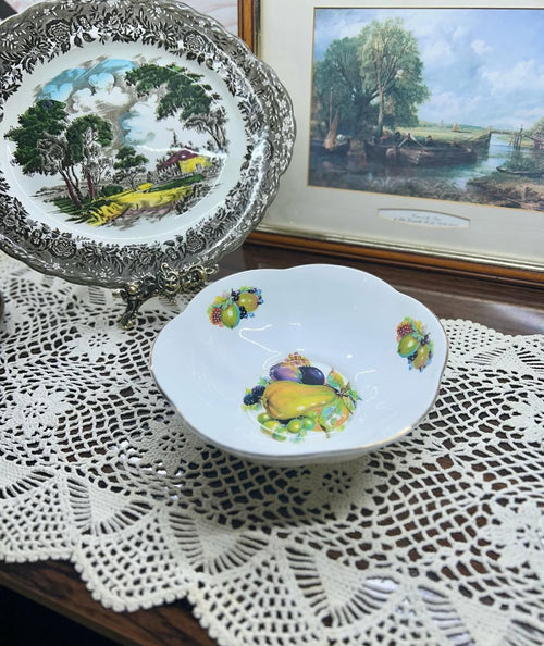 BEAU MONDE Vintage porcelain fruit bowl— England