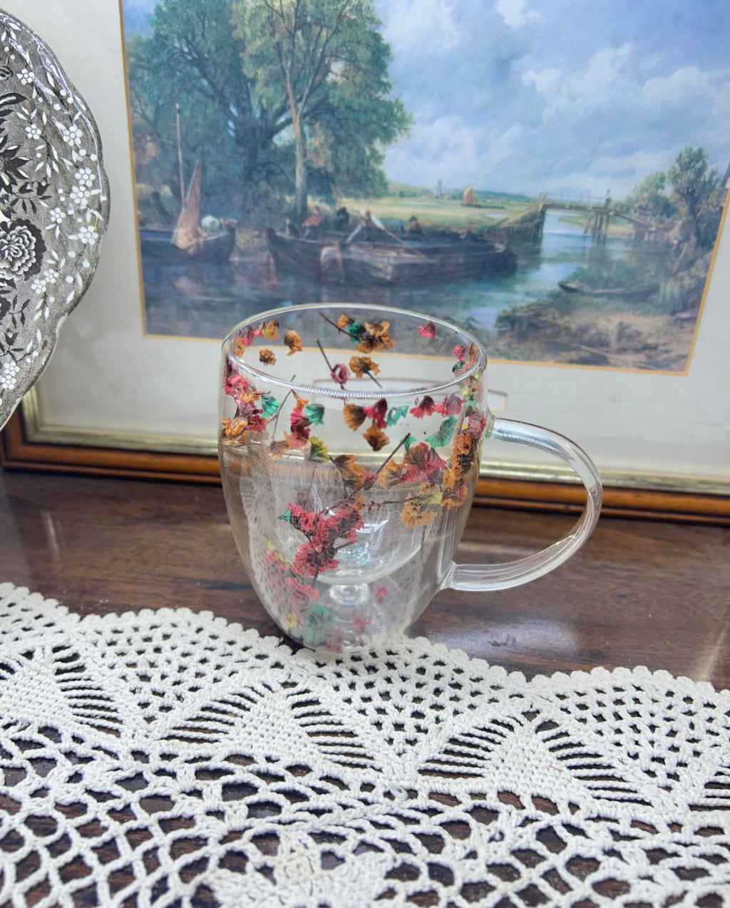 Dried flower filling double wall glass mug