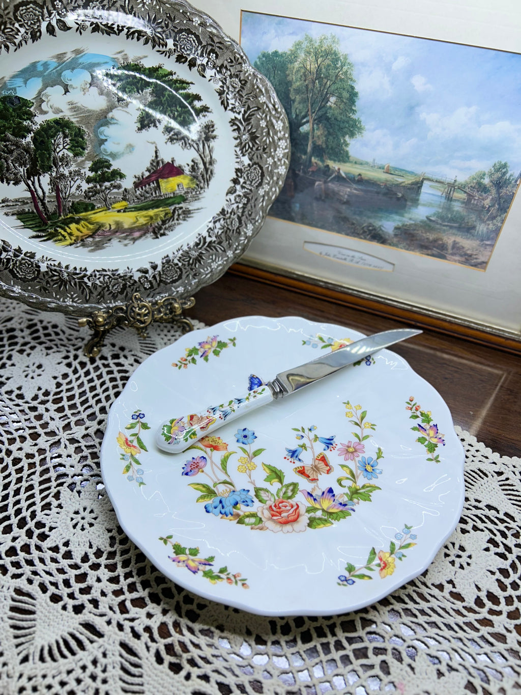 Aynsley “Wild Tudor” cake plate and matching knife — England