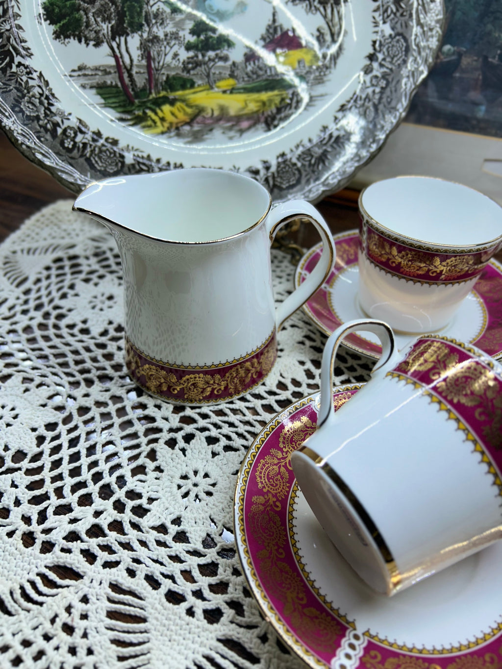 Vintage Elizabethan “Burgundy” tea set, fine bone China — Serving of four