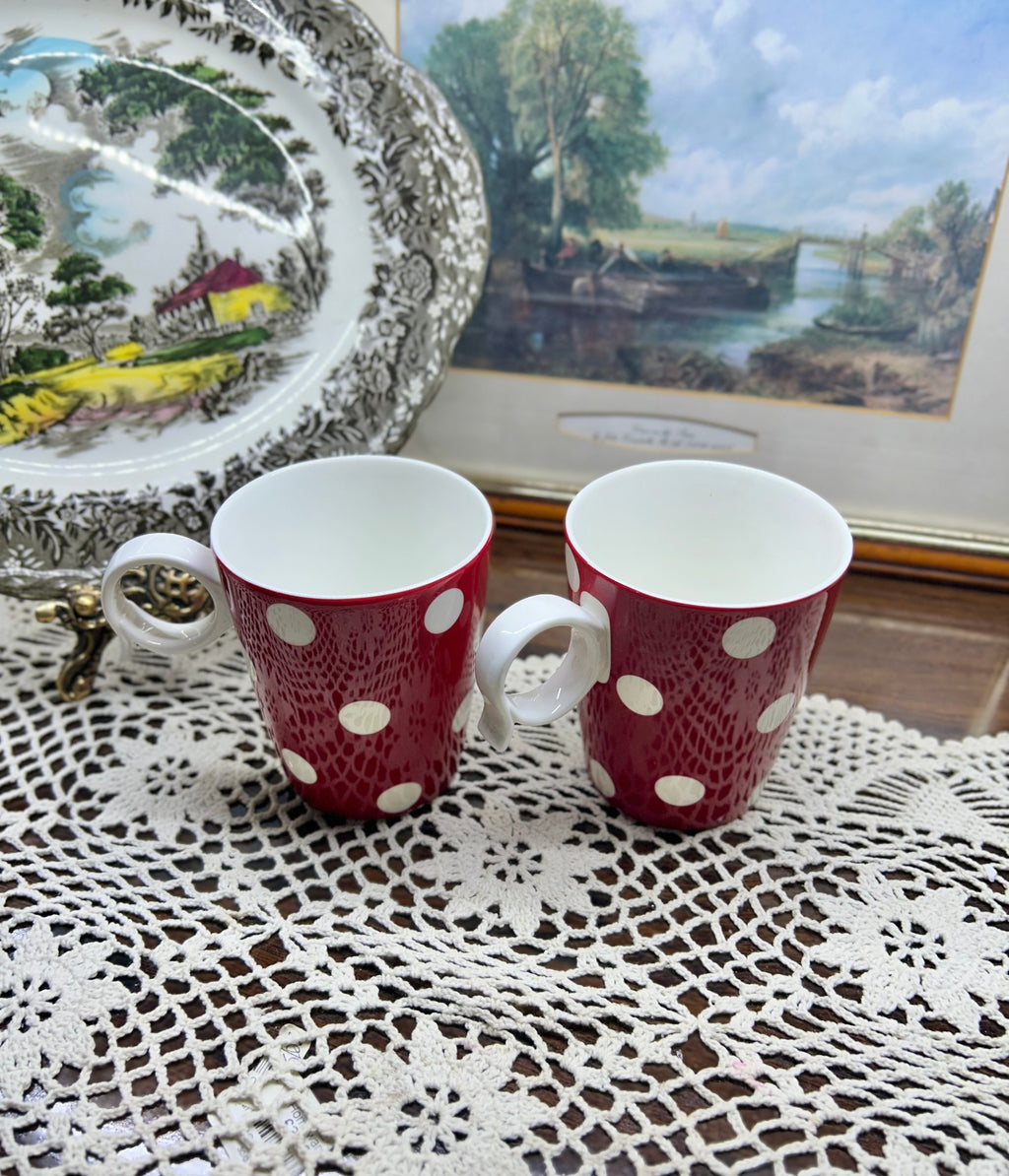 Set of 2 Freshness dots handled mugs
