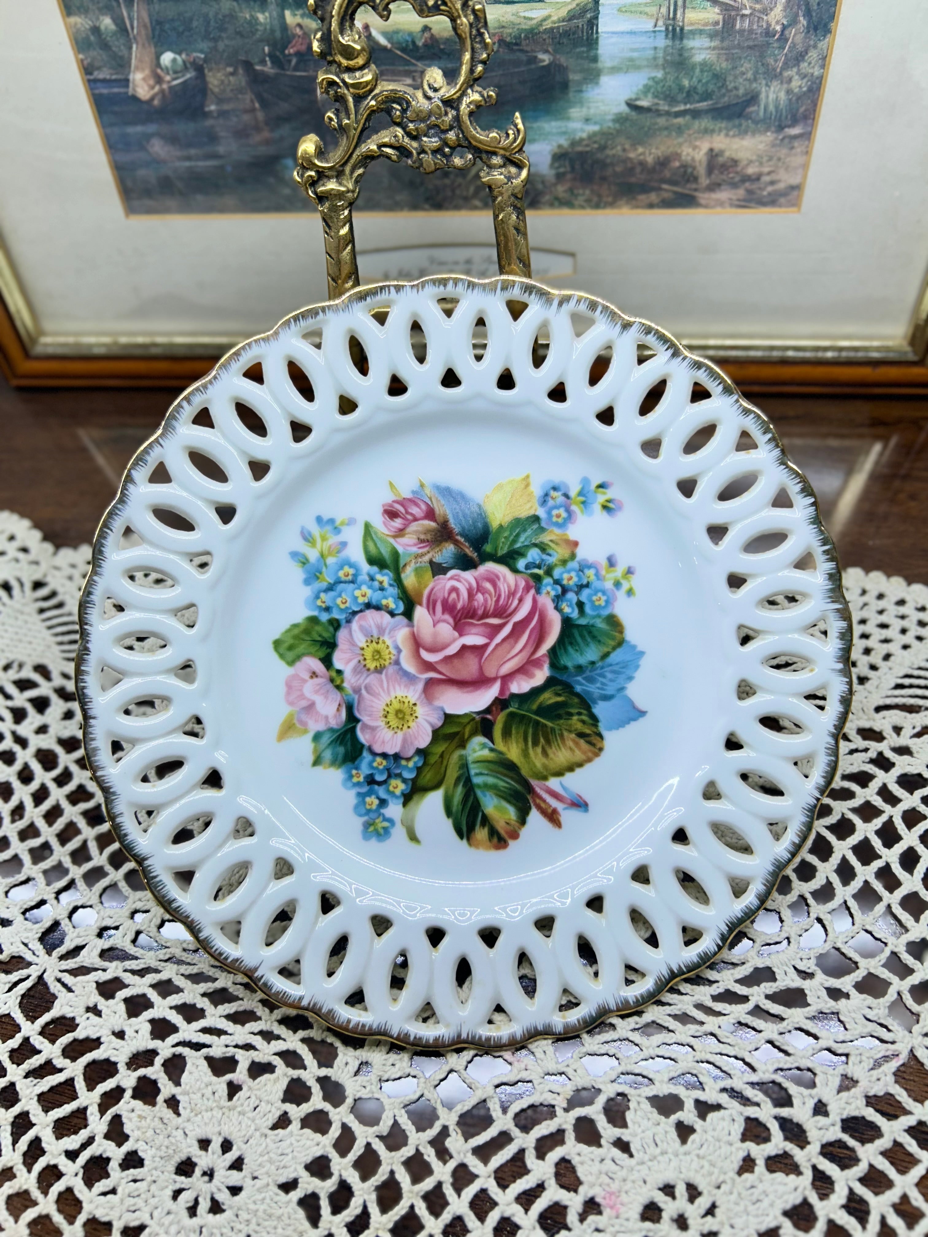 Vintage decorative Minerva Collection "Flowers of Love Devotion" plate