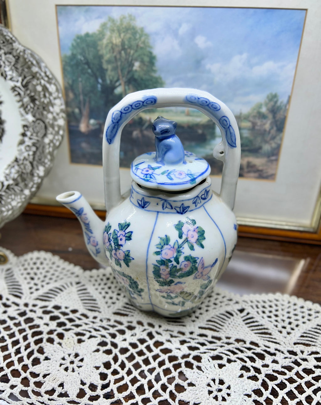 Vintage hand-painted Chinese porcelain tea pot