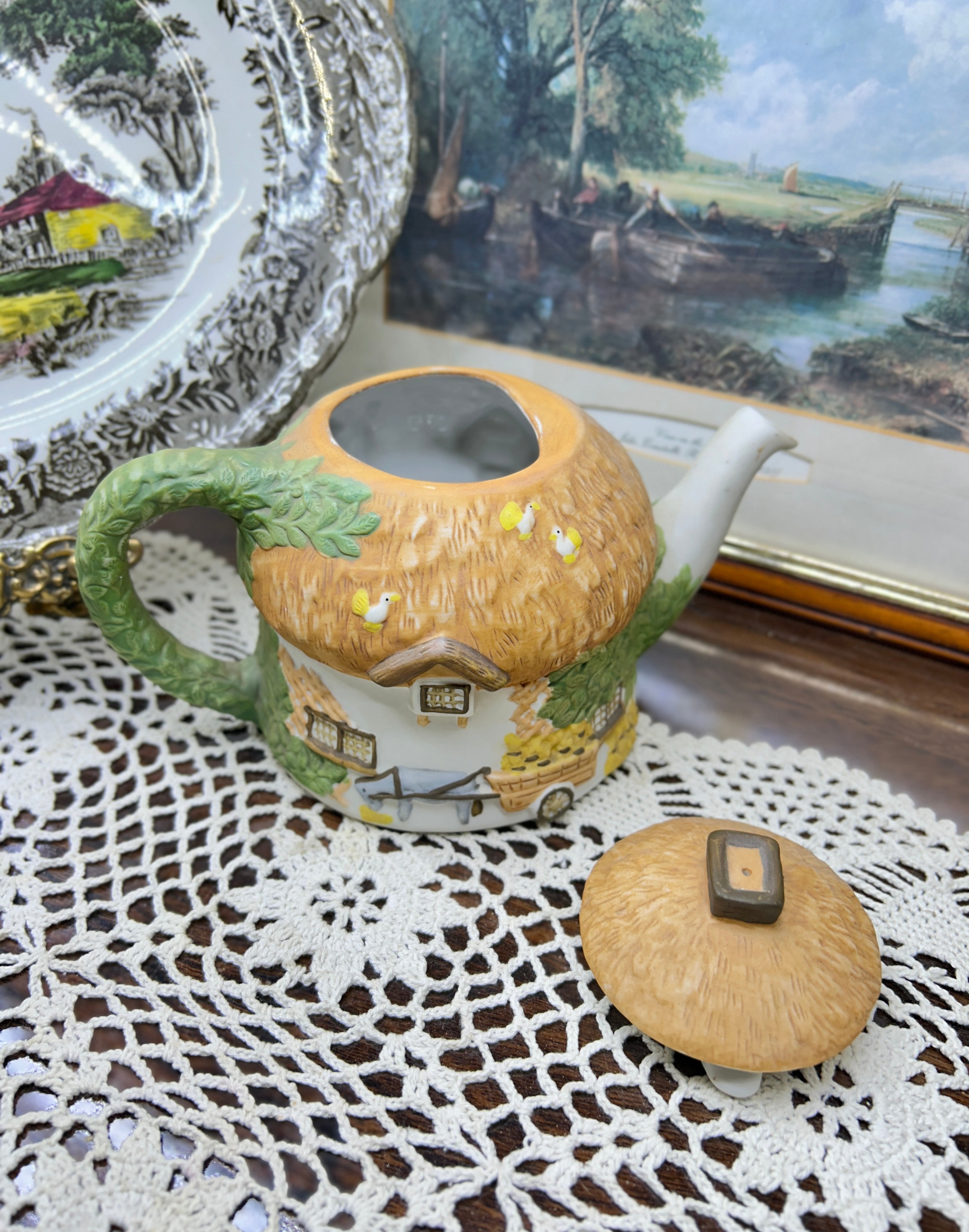 Staffordshire Tableware "Christopher Wren" Cottages novelty teapot — England