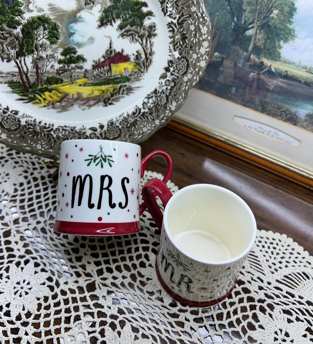 Set of Mr. and Mrs. campfire mugs — Large glazed mugs