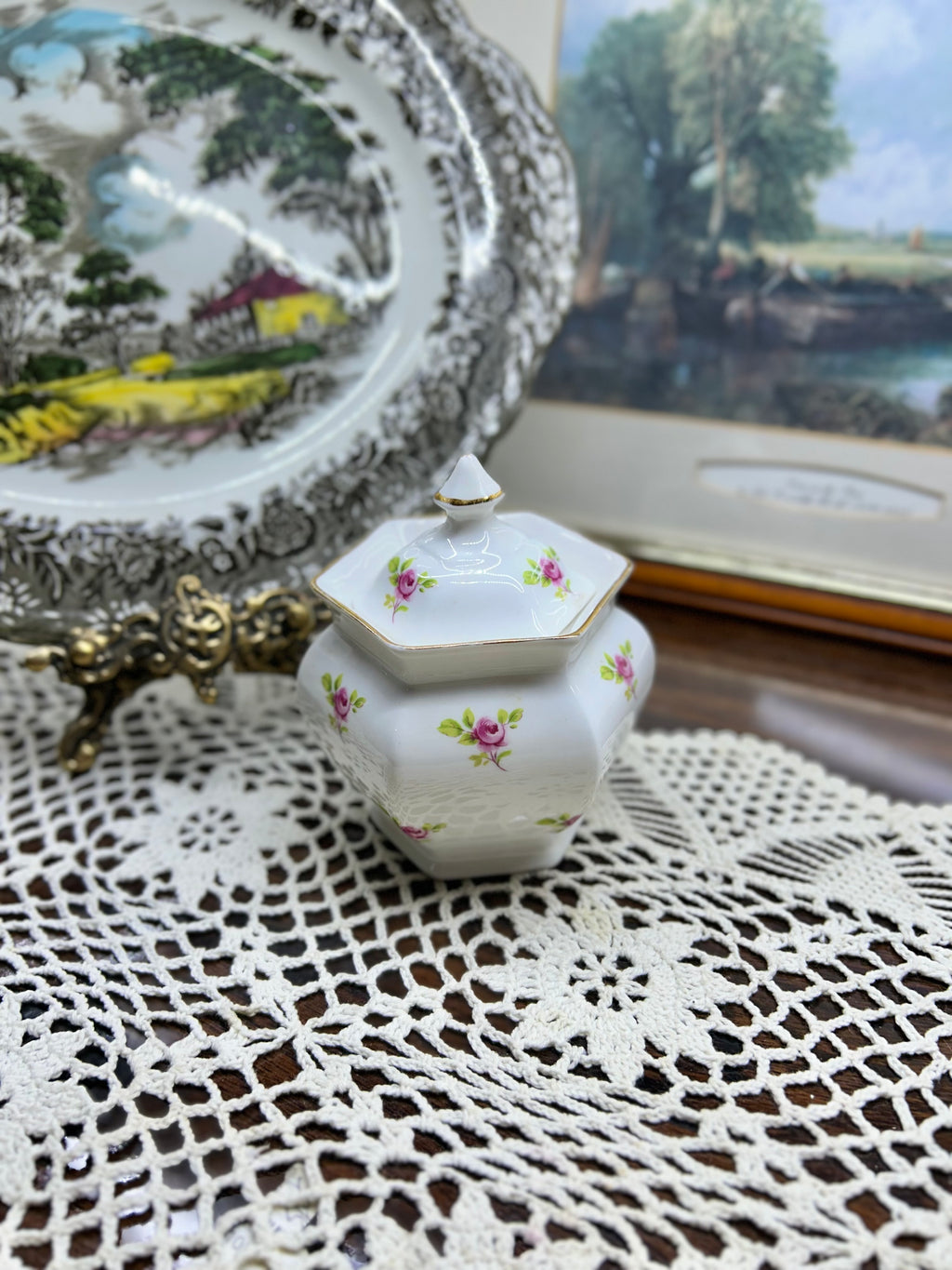 Vintage preserve pot with pink rose pattern and gold rim — England