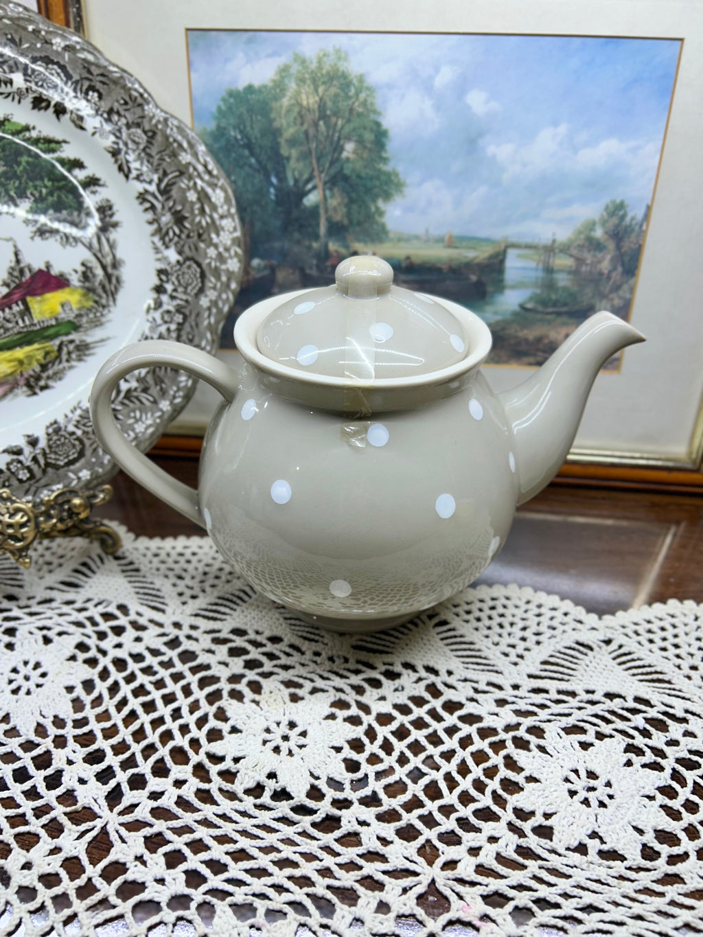 Ceramic polka-dot tea pot