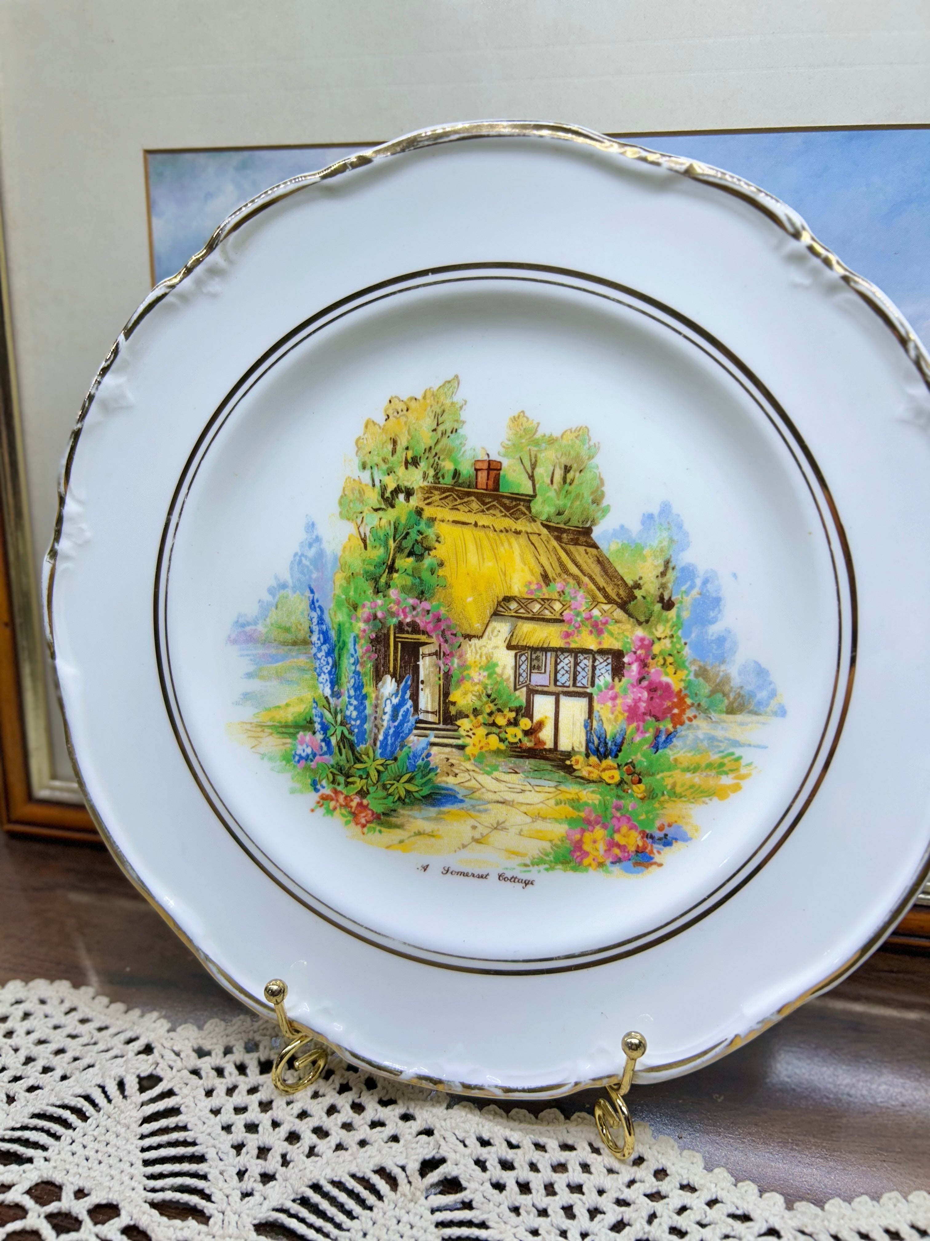 Vintage decorative plate "A Somerset Cottage" plate