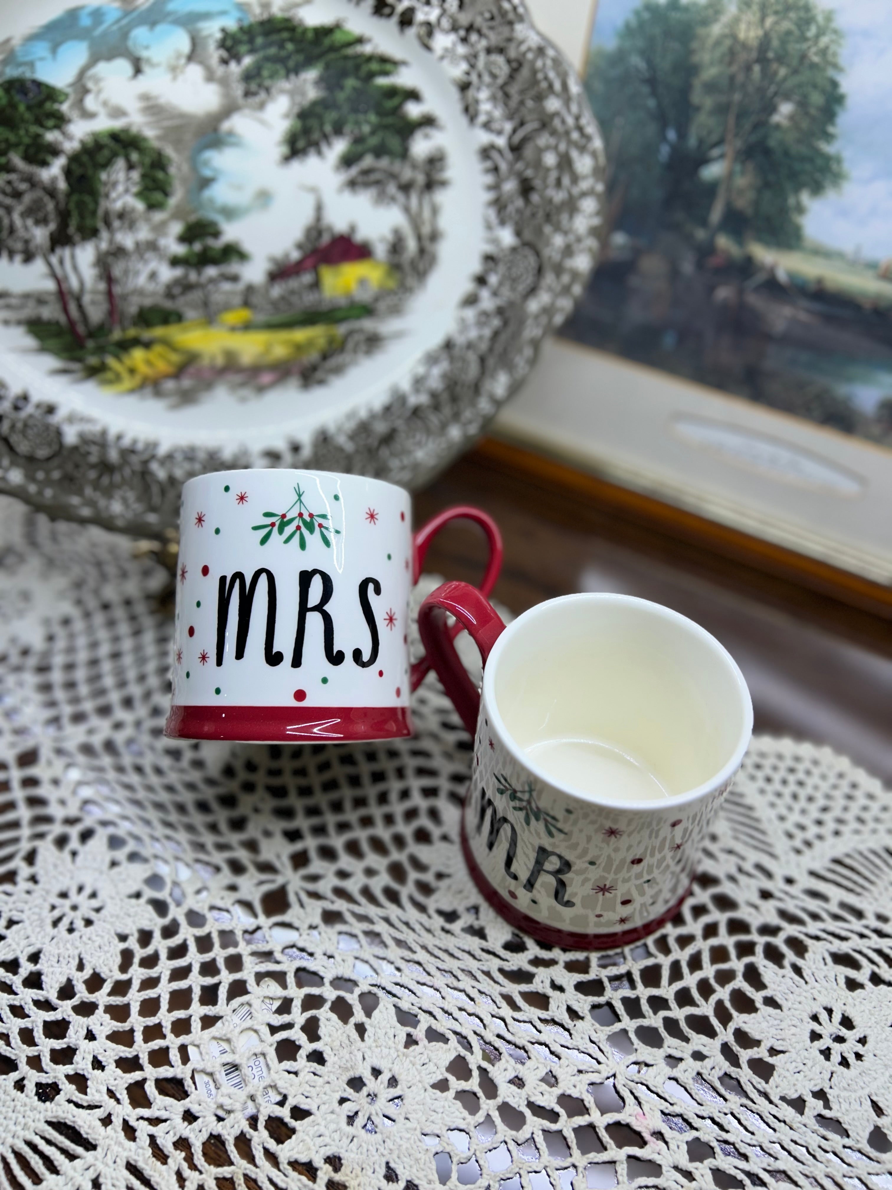 Set of Mr. and Mrs. campfire mugs — Large glazed mugs