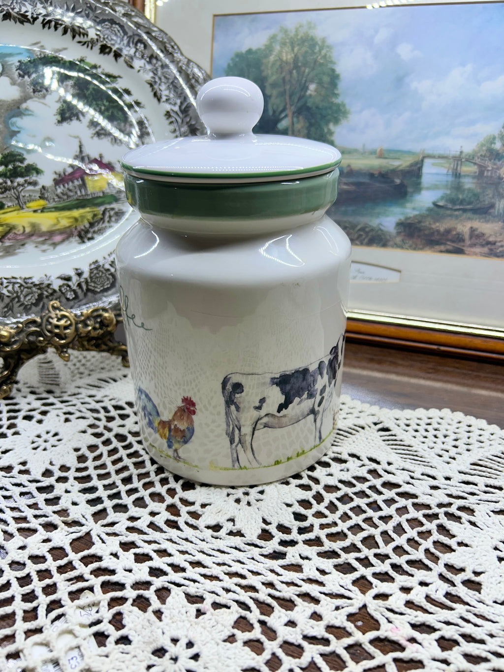 The Leonardo Collection's "Country Life Farmyard" series coffee canister — England