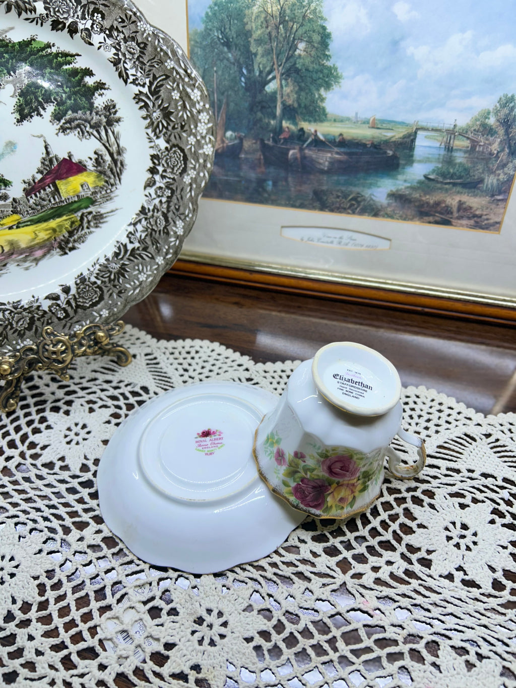 Vintage l Royal Albert & Elizabethan teacup and saucer in the "Ruby " pattern — England