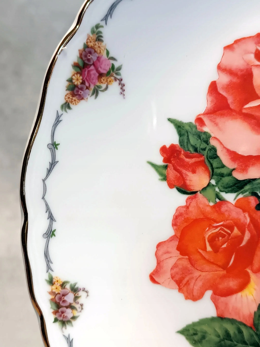 Royal Albert collector's plates from "The Queen Mother's Favourite Flowers" 8.25” diameter Elizabeth of Glamis