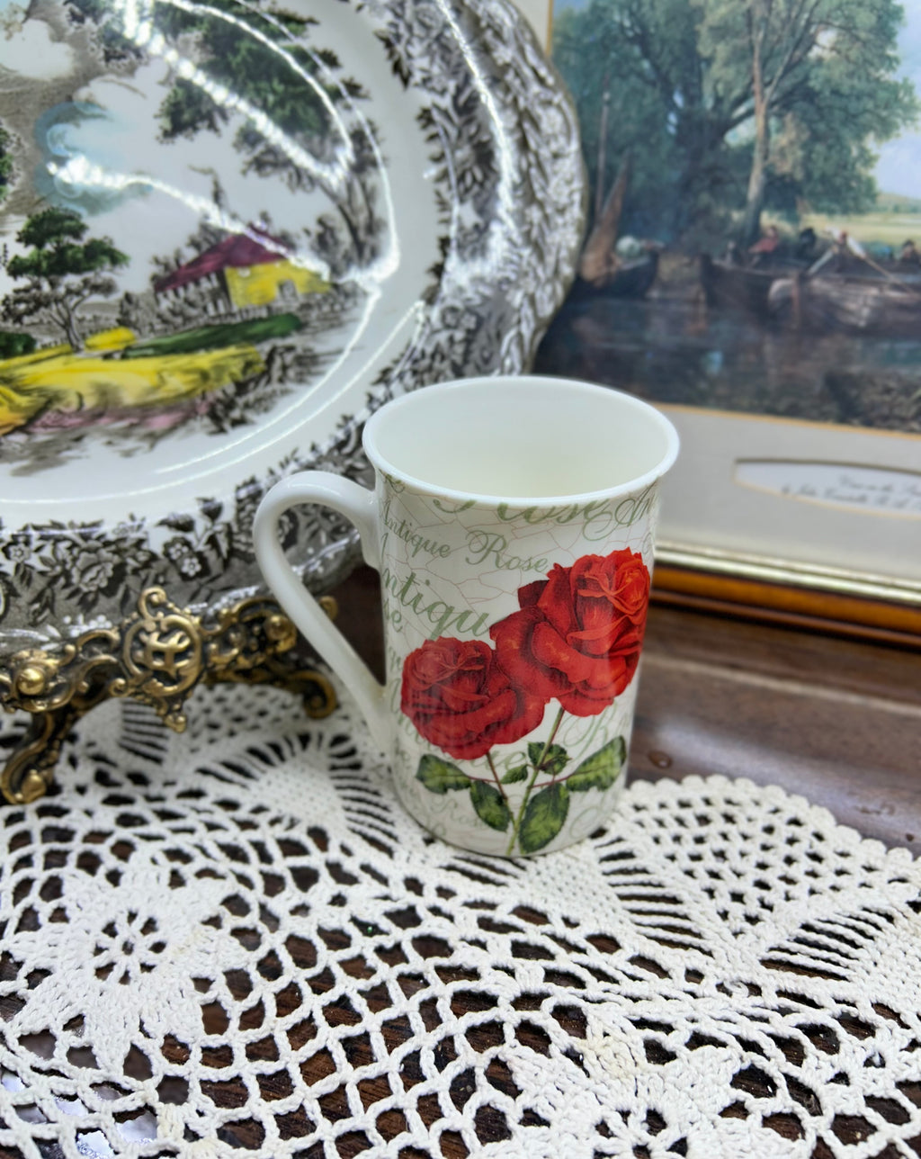 Vintage heritage floral design tea mug — fine bone China