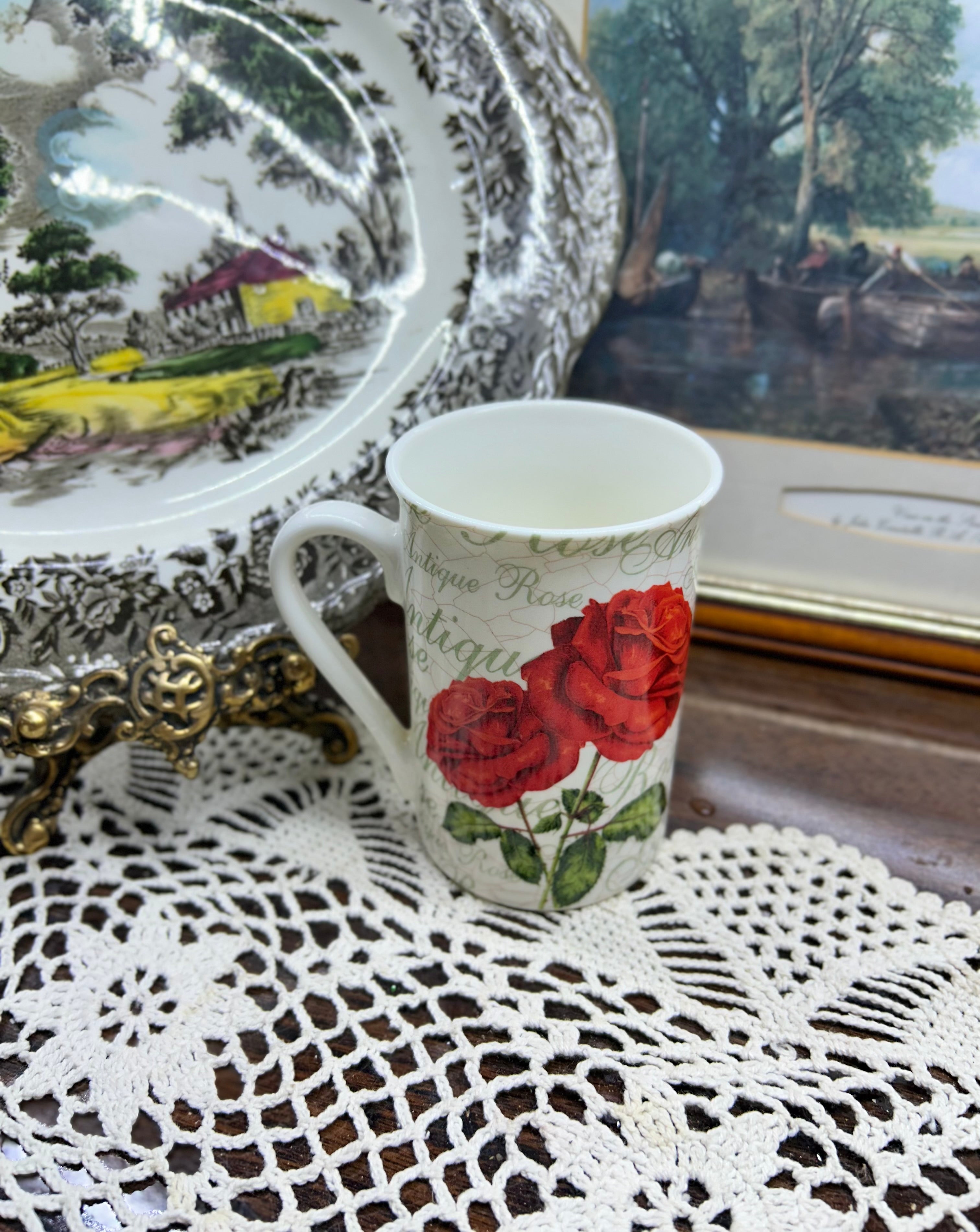 Vintage heritage floral design tea mug — fine bone China
