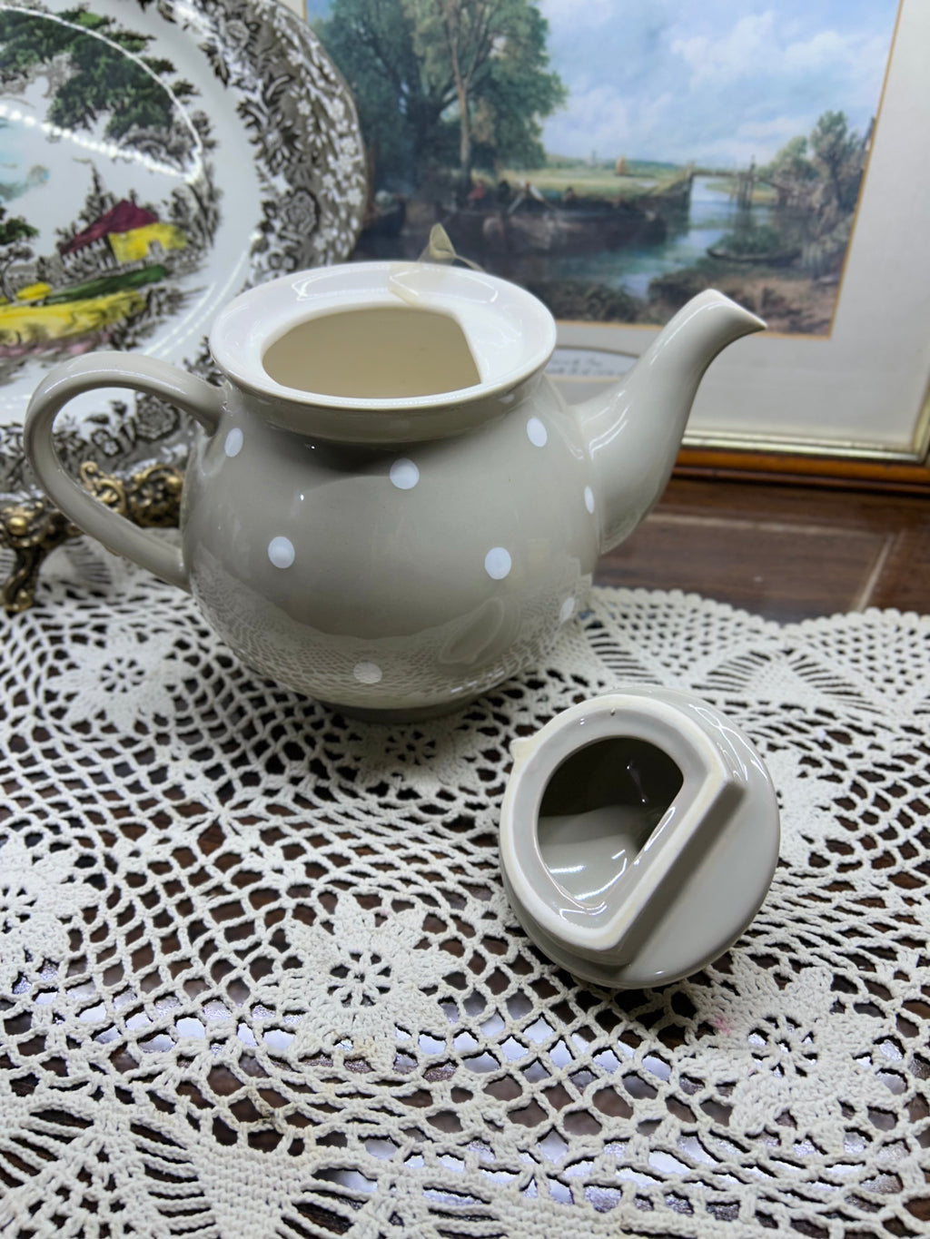 Ceramic polka-dot tea pot