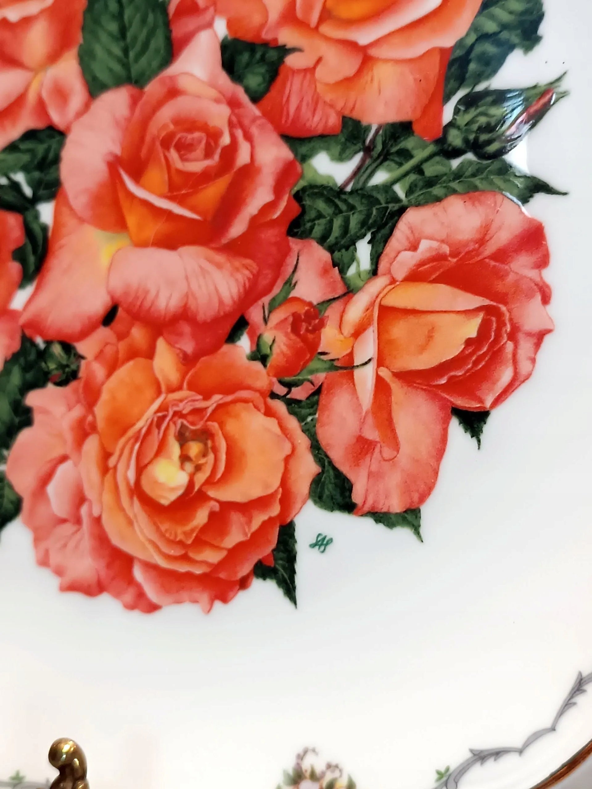 Royal Albert collector's plates from "The Queen Mother's Favourite Flowers" 8.25” diameter Elizabeth of Glamis