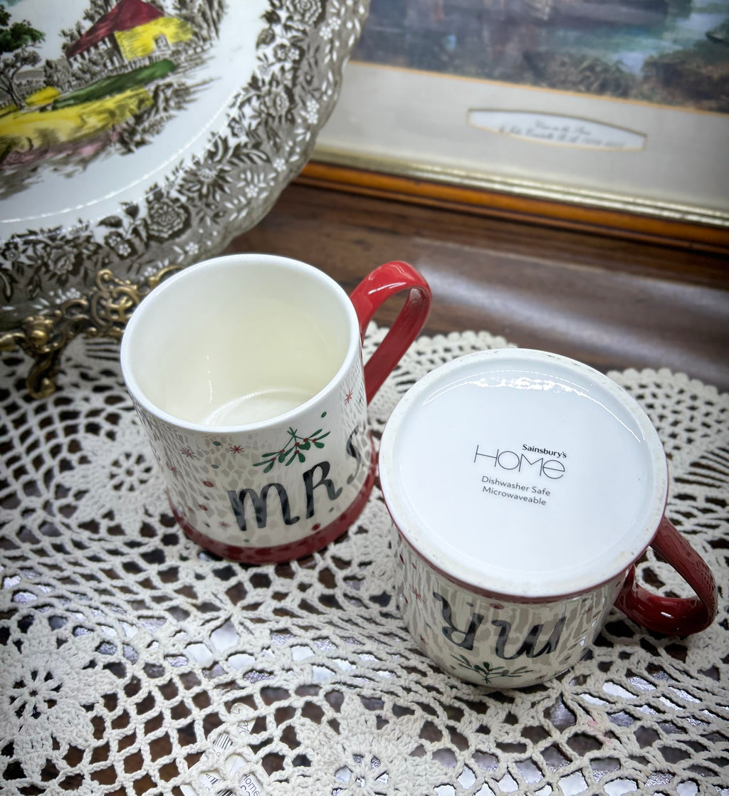 Set of Mr. and Mrs. campfire mugs — Large glazed mugs