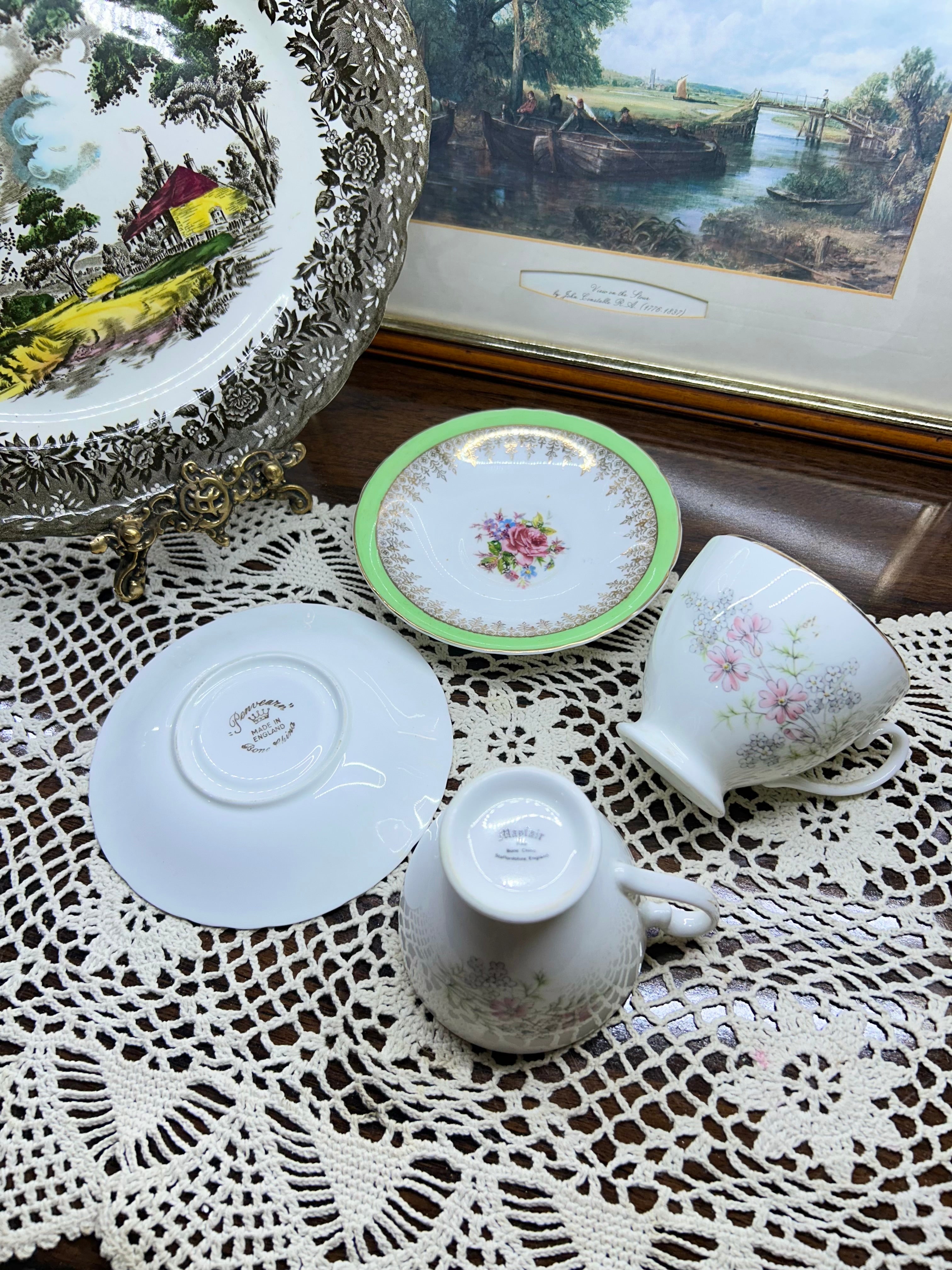 Vintage cup & saucer set in the delicate floral pattern