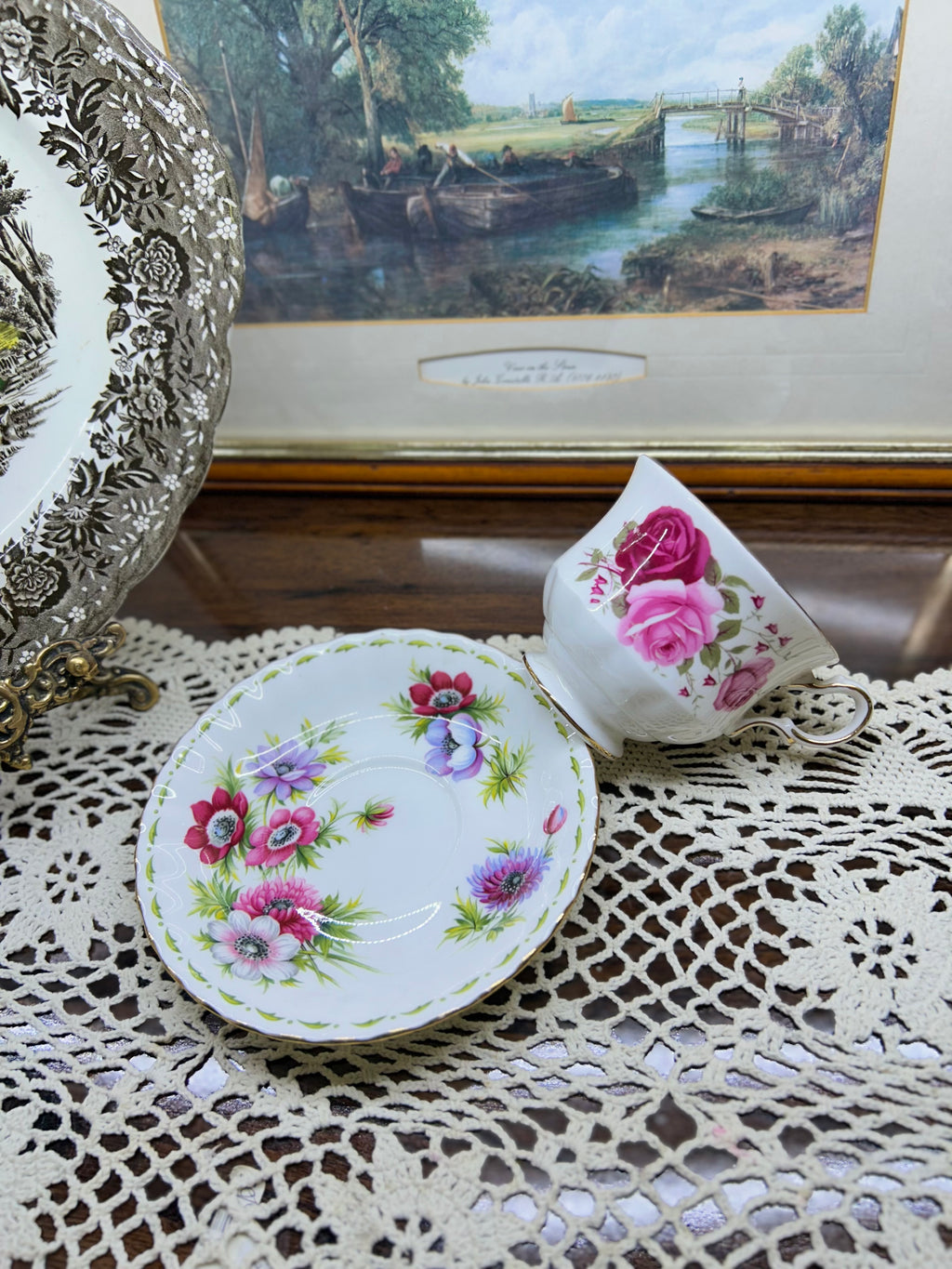Vintage Royal Albert & Queen Anne teacup and saucer in the "Anemoes" pattern — England
