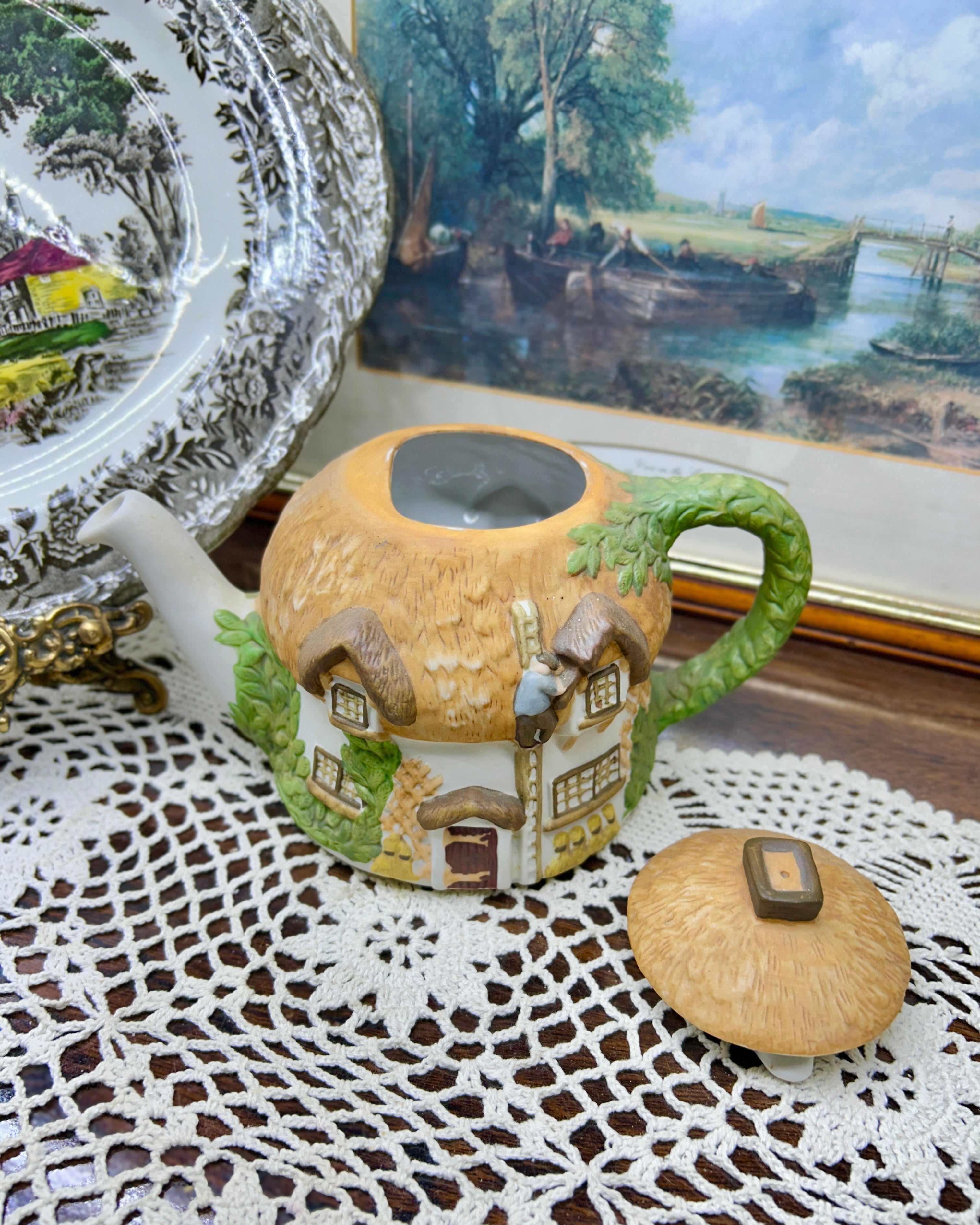 Staffordshire Tableware "Christopher Wren" Cottages novelty teapot — England