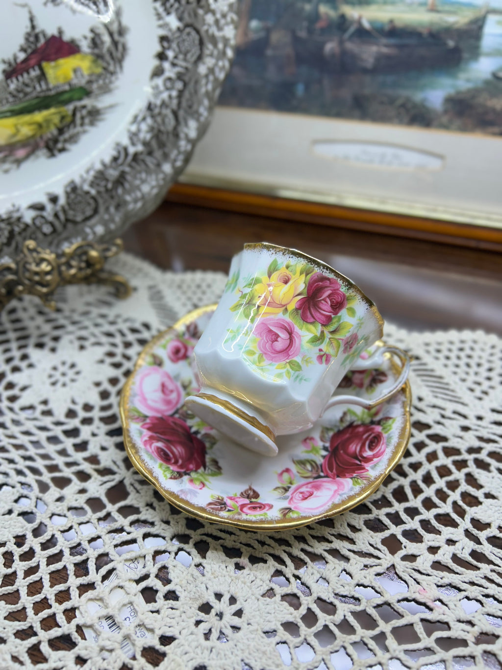 Vintage l Royal Albert & Elizabethan teacup and saucer in the "Ruby " pattern — England