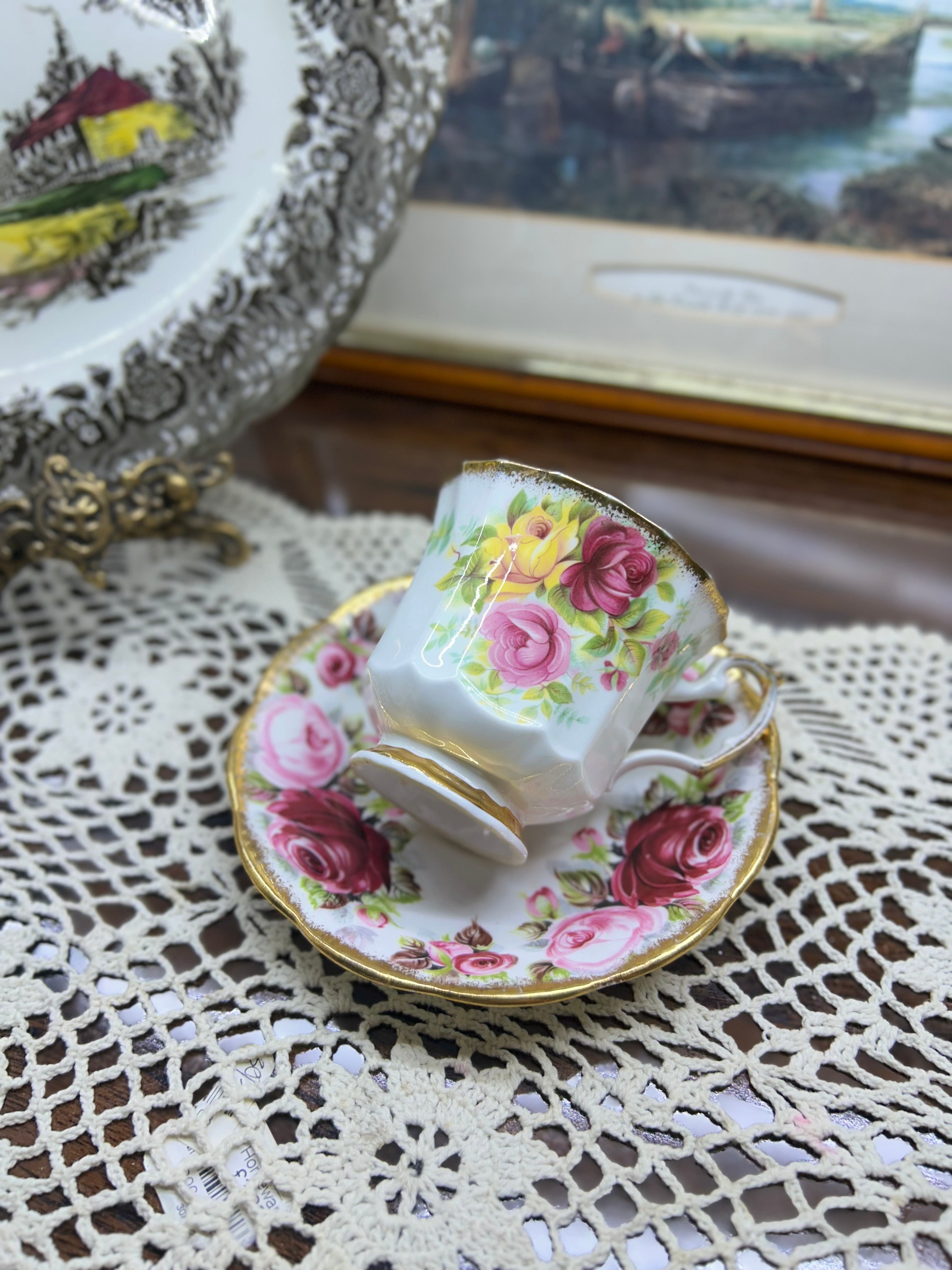 Vintage l Royal Albert & Elizabethan teacup and saucer in the "Ruby " pattern — England