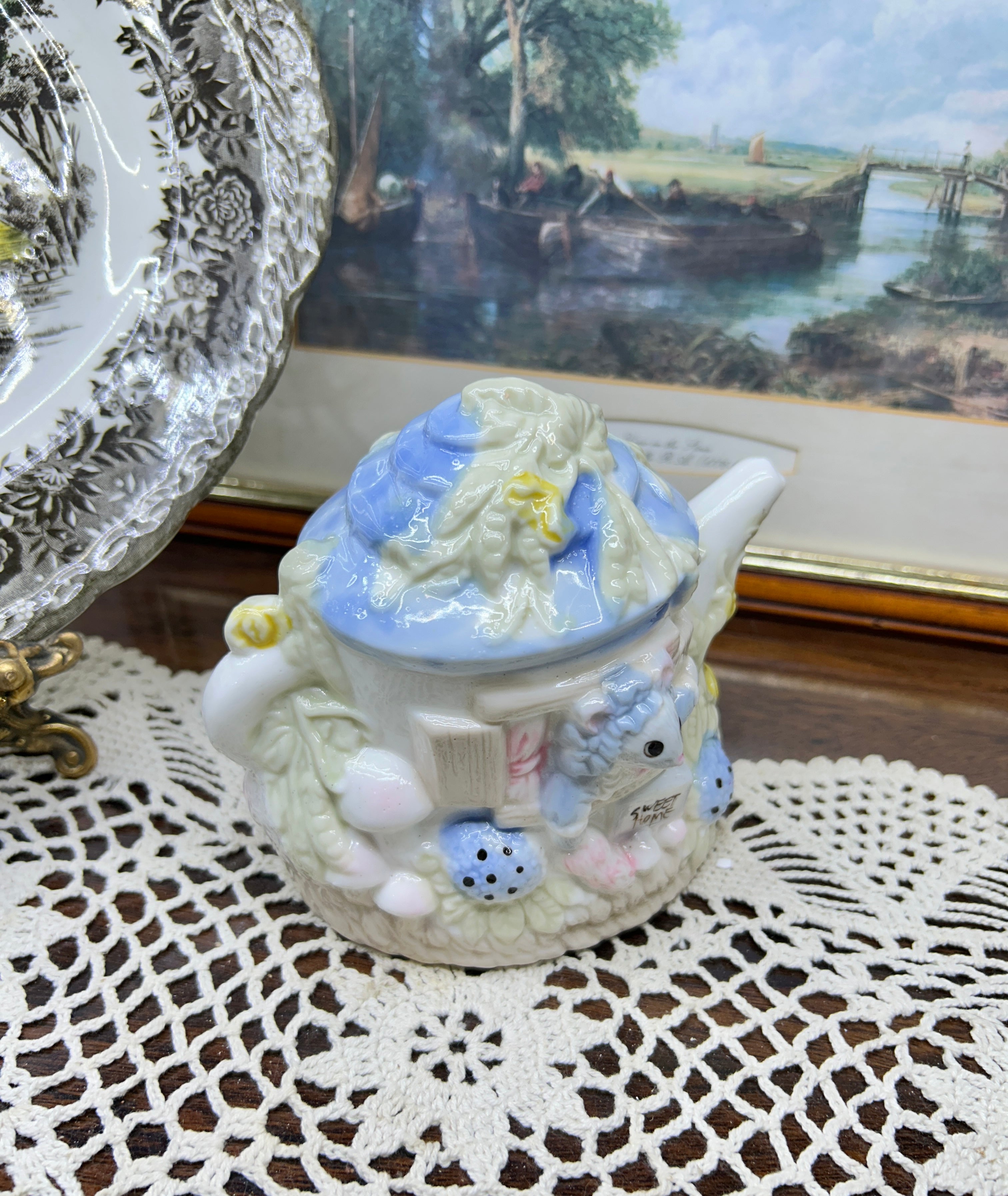 Vintage ceramic teapot shaped “sweet mouse house” — England