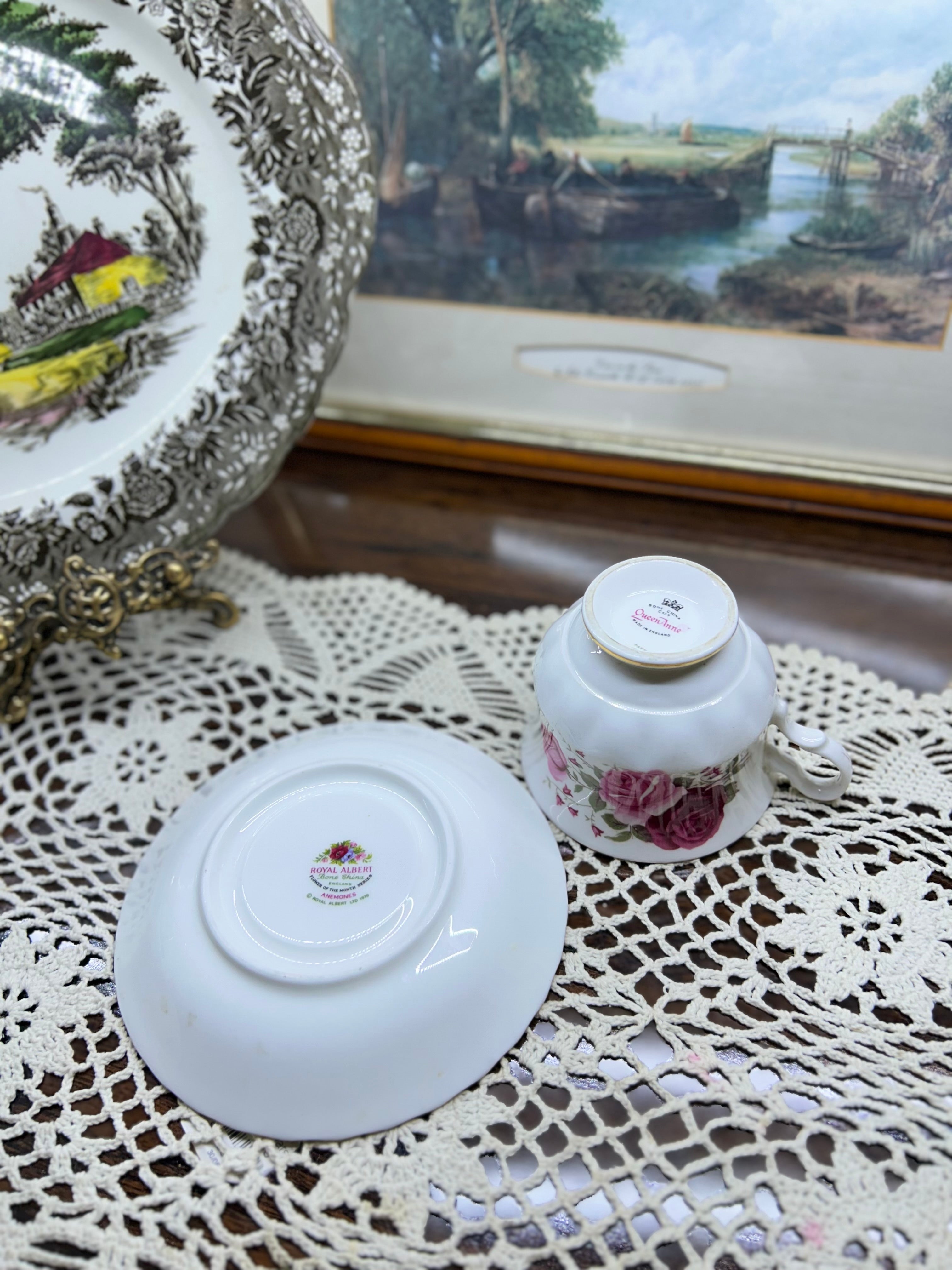 Vintage Royal Albert & Queen Anne teacup and saucer in the "Anemoes" pattern — England