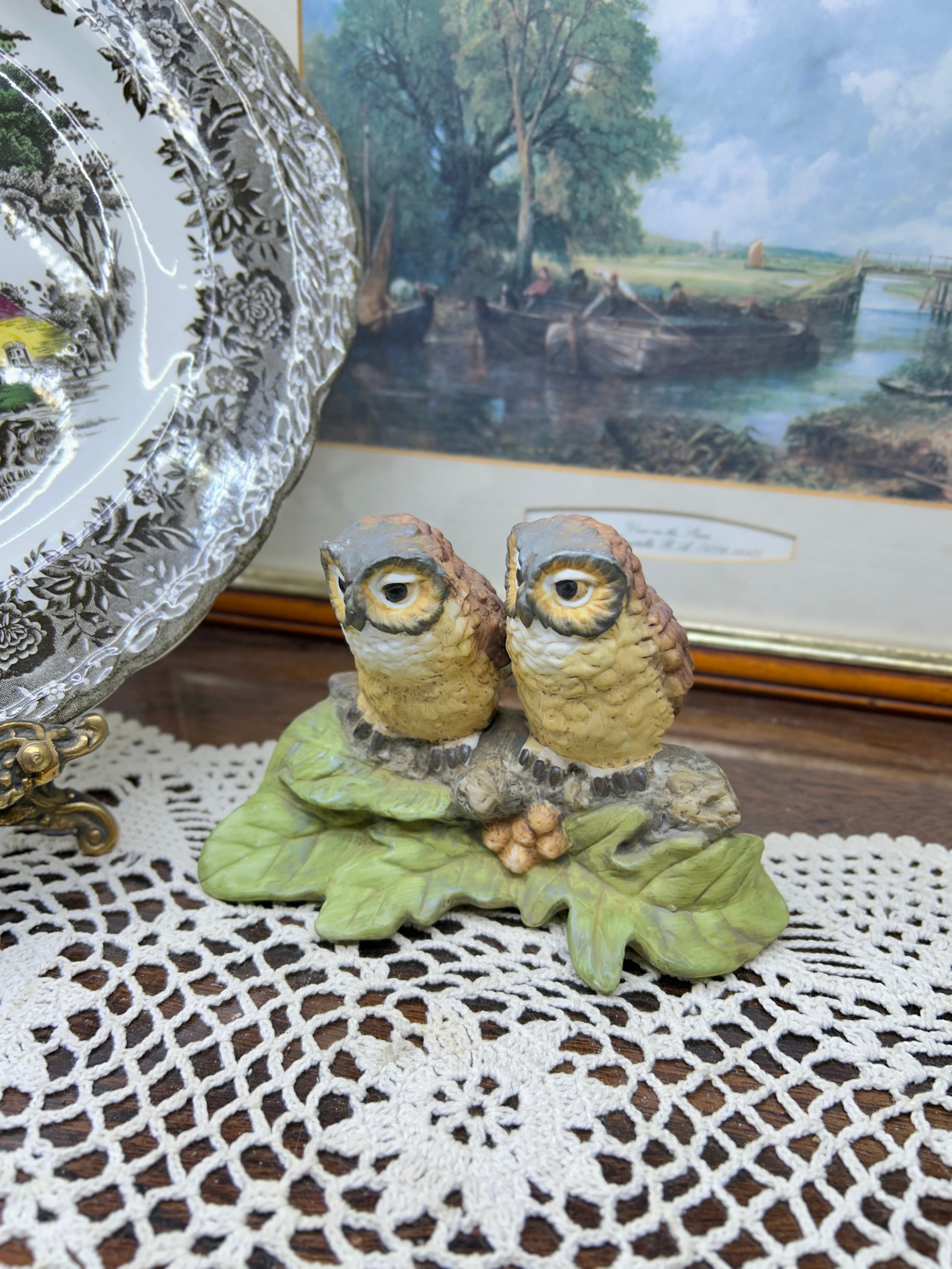Leonardo Collection figurine features two tawny owls perched together — England 5”