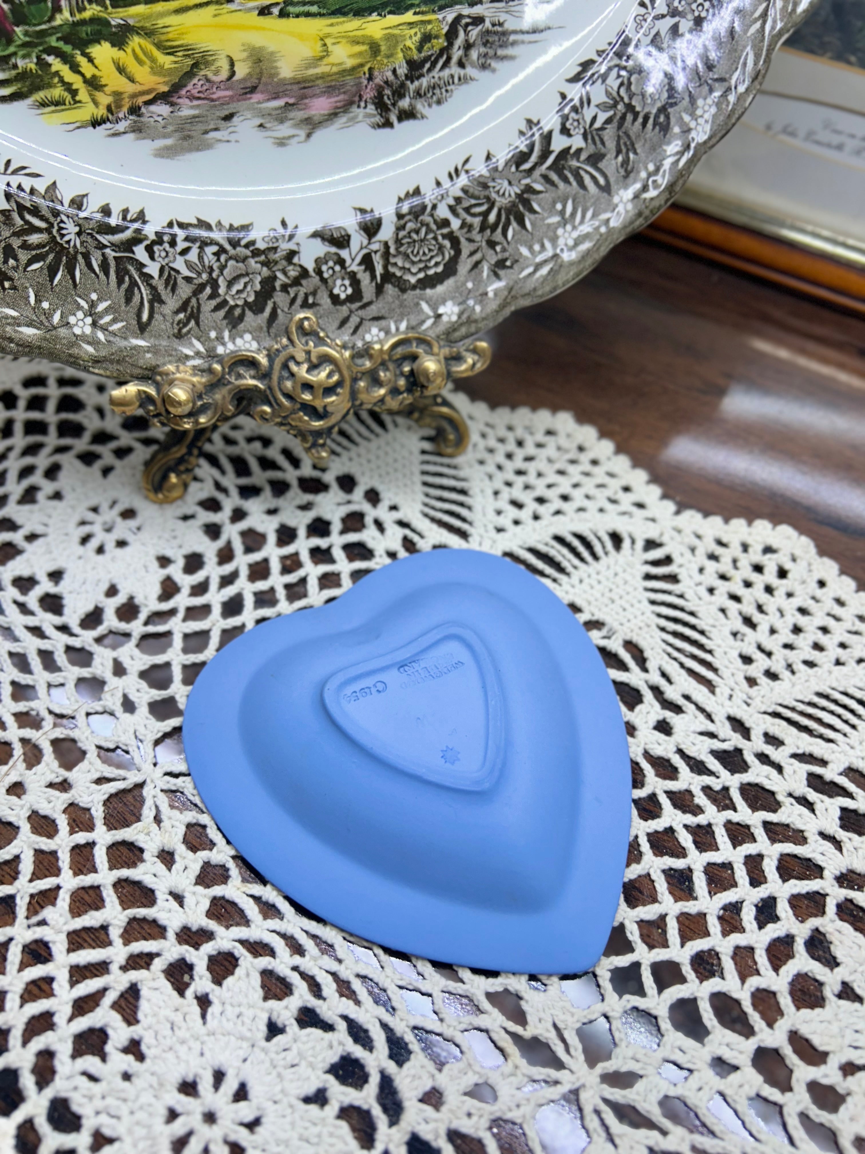 Vintage Wedgwood Jasperware heart-shaped trinket dish — in pale blue with white classical motifs.