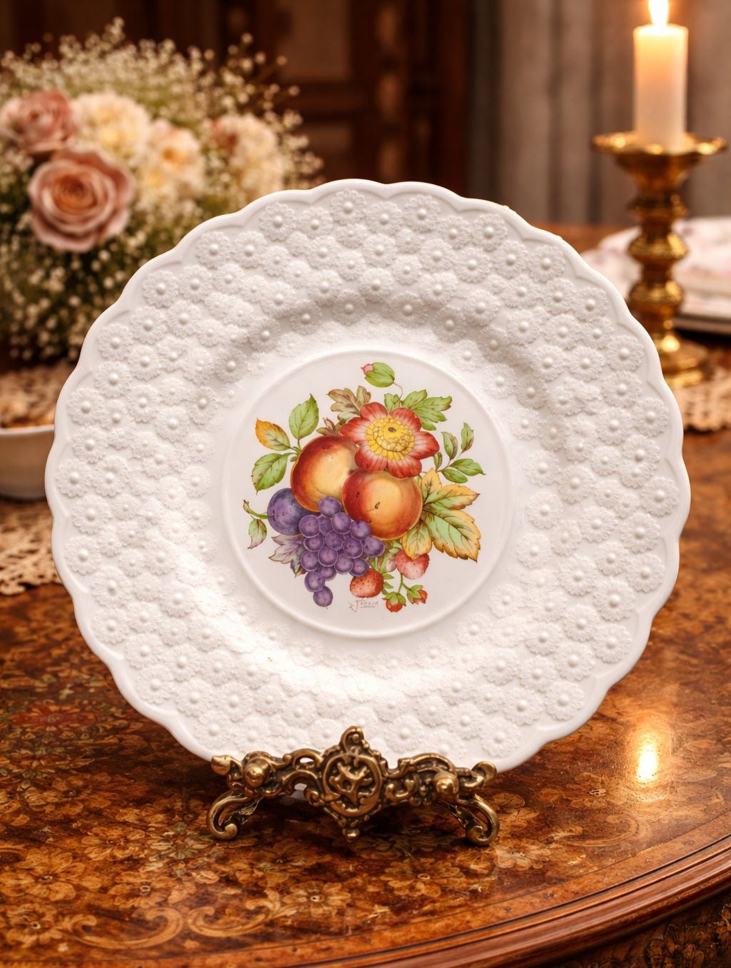Vintage Copeland Spode "Alden" plate with wall hanger — featuring embossed daisies