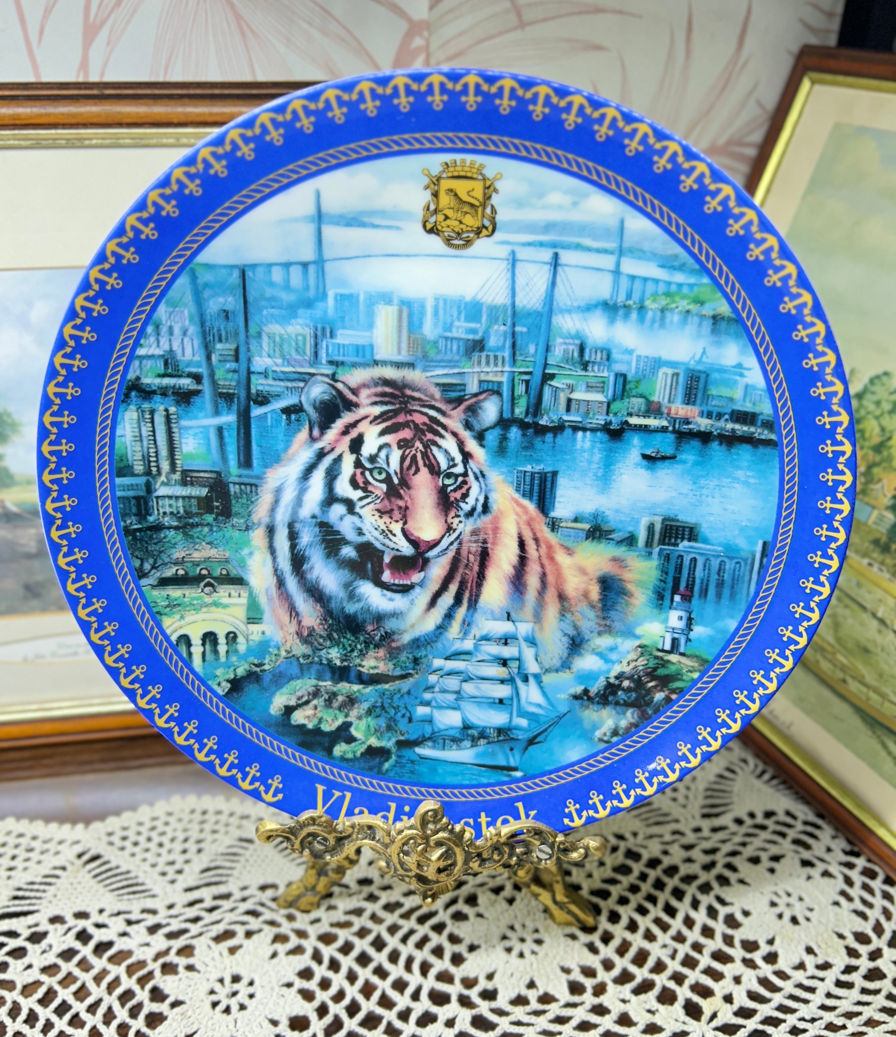 Decorative “Imperial Tiger” limited edition wall plate — Russia 12”