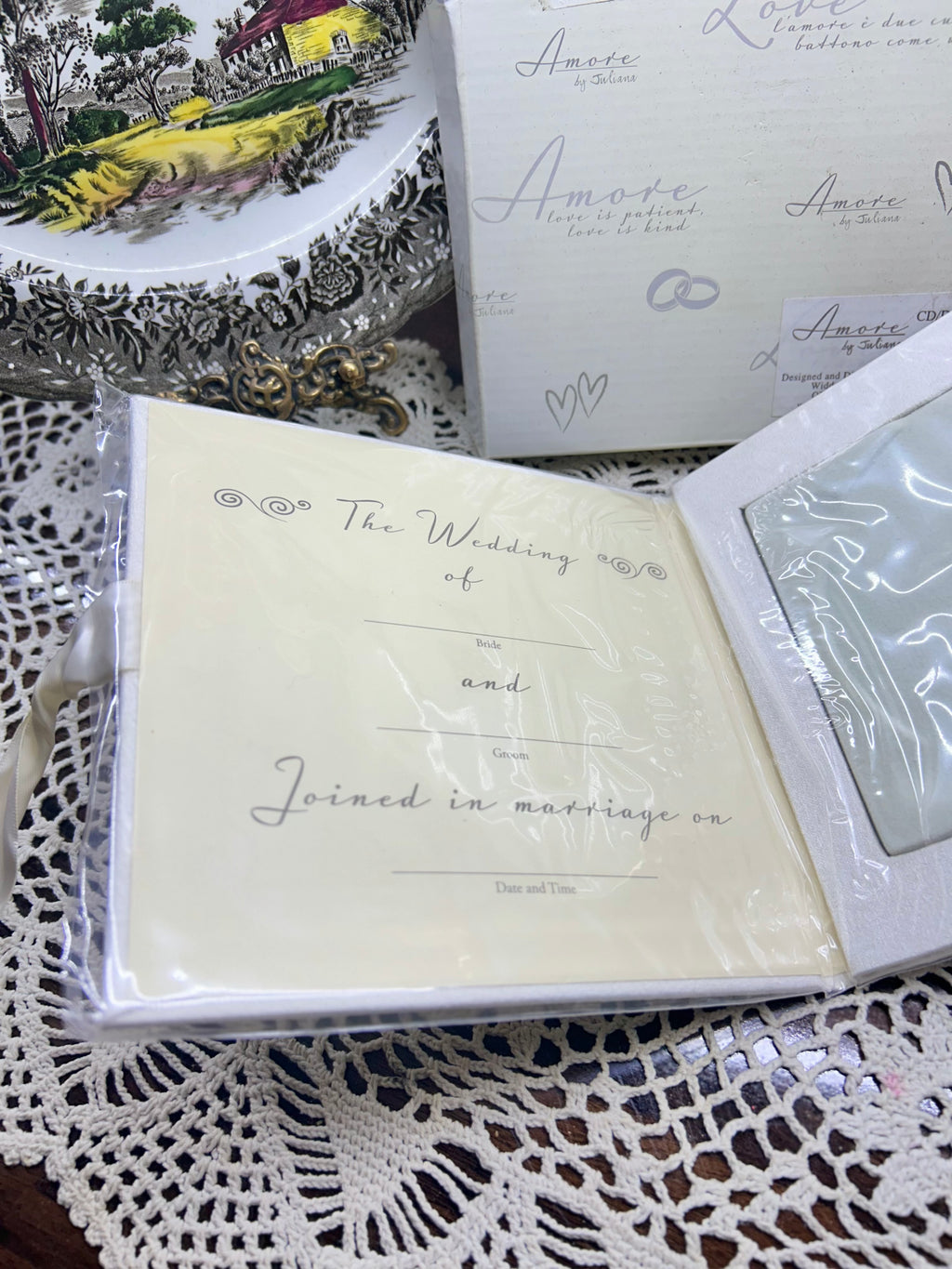 Amore by Juliana Wedding Photo Album and CD/DVD holder set — packed