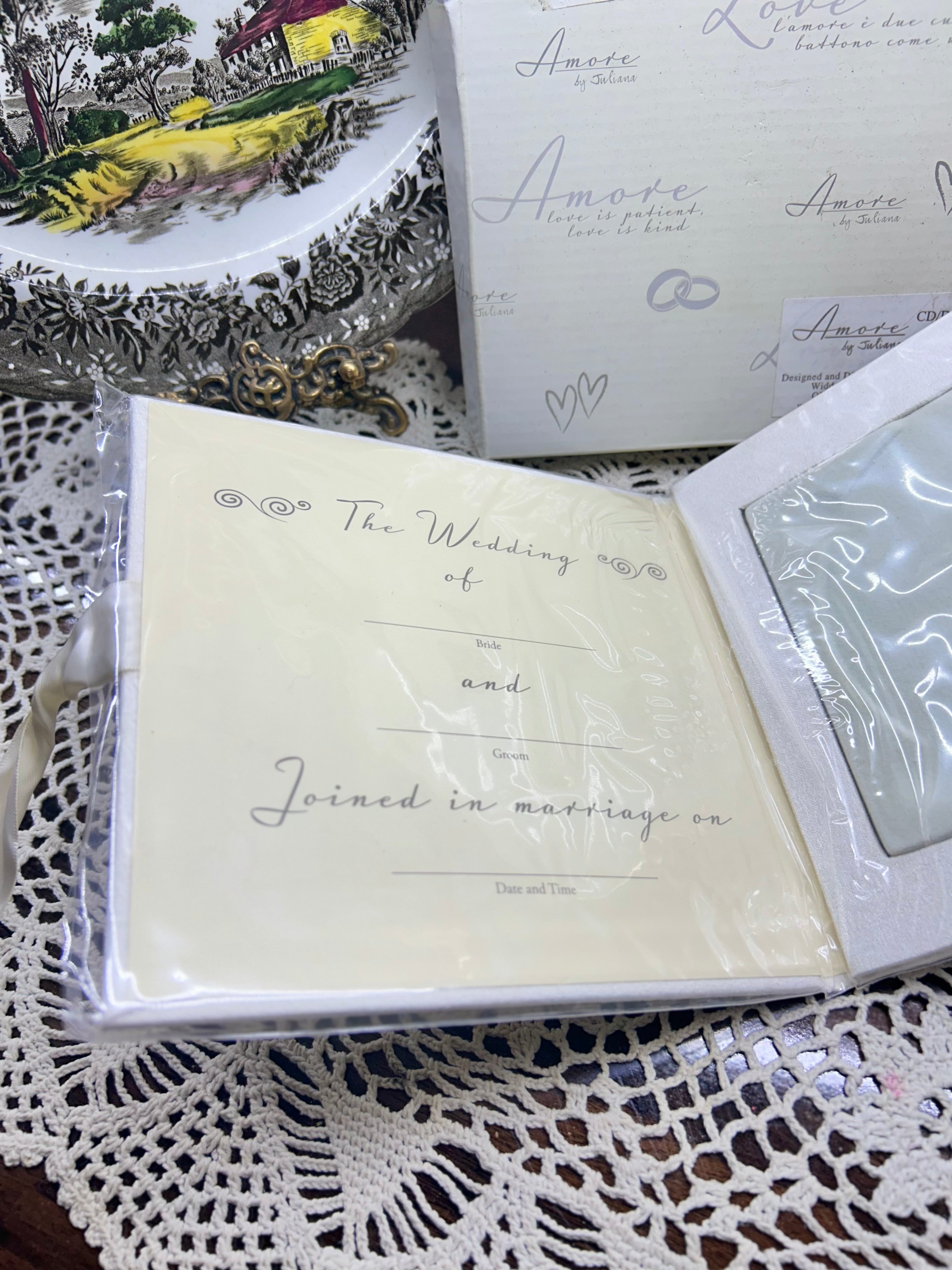 Amore by Juliana Wedding Photo Album and CD/DVD holder set — packed