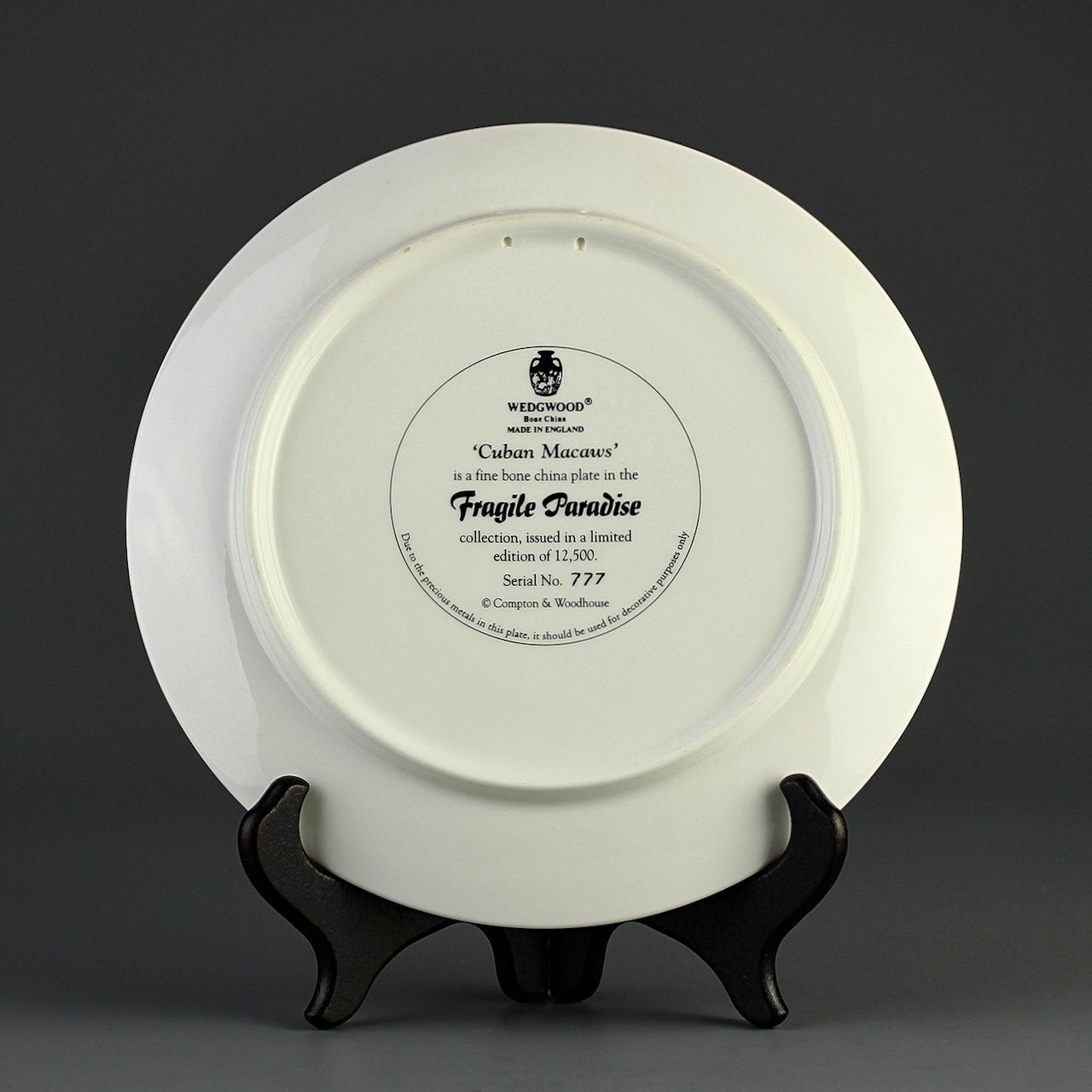 Wedgwood Fragile Paradise Parrot Plate “Cuban Macaws” Limited edition 8” (with Orignal box)