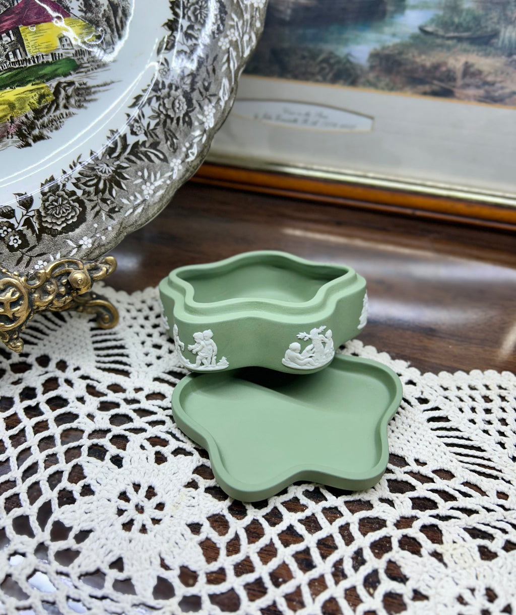 Vintage Wedgwood Sage Green Scalloped Jasperware trinket Box — Made in England 1967