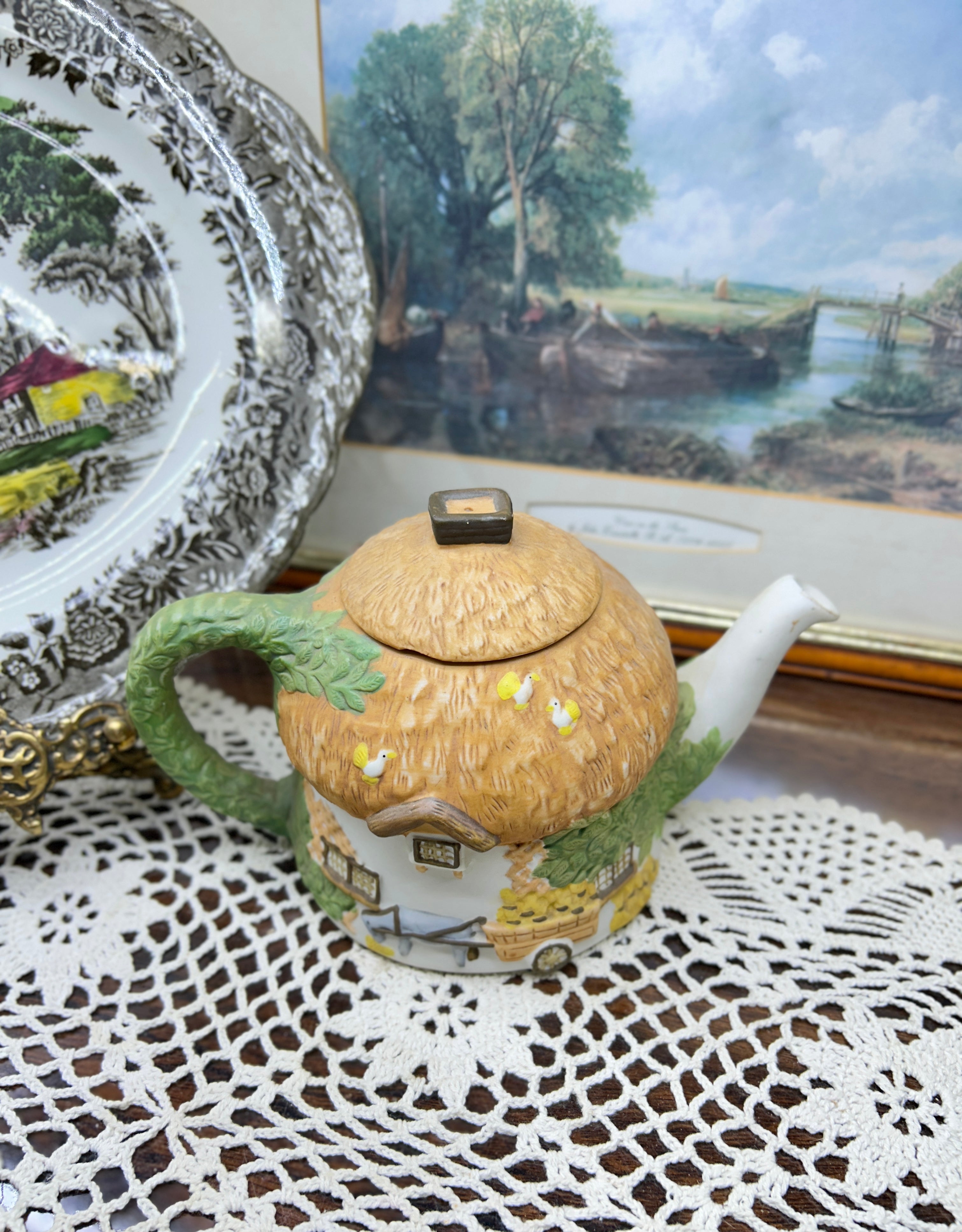 Staffordshire Tableware "Christopher Wren" Cottages novelty teapot — England